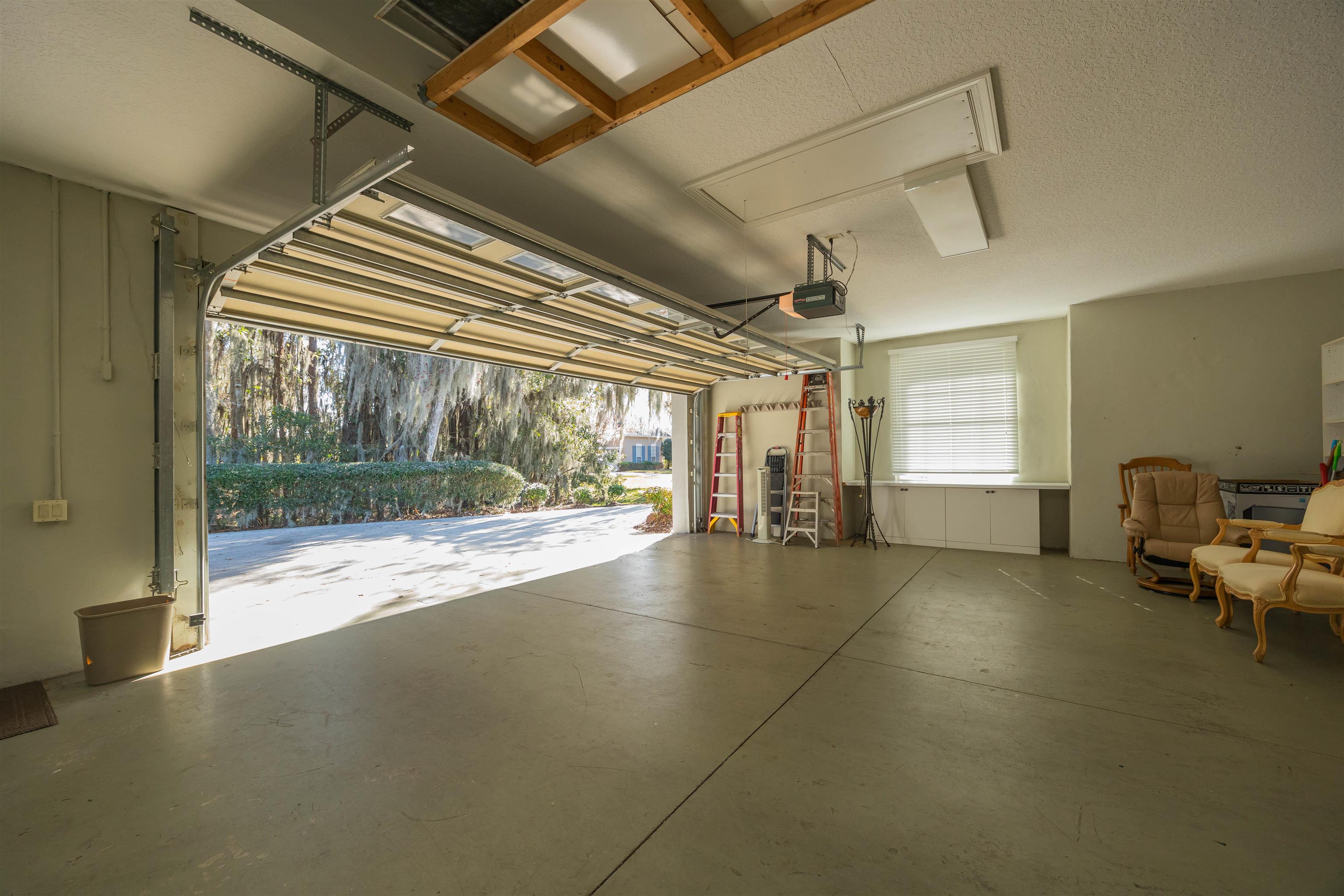 Image 62 of 91 For 281 Pinehurst Pointe Dr