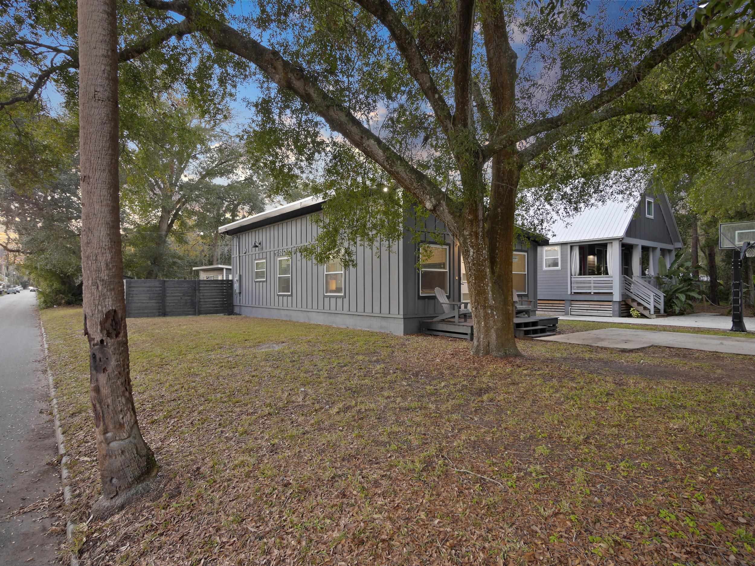 Image 3 of 40 For 50 Florida Ave + Guest House