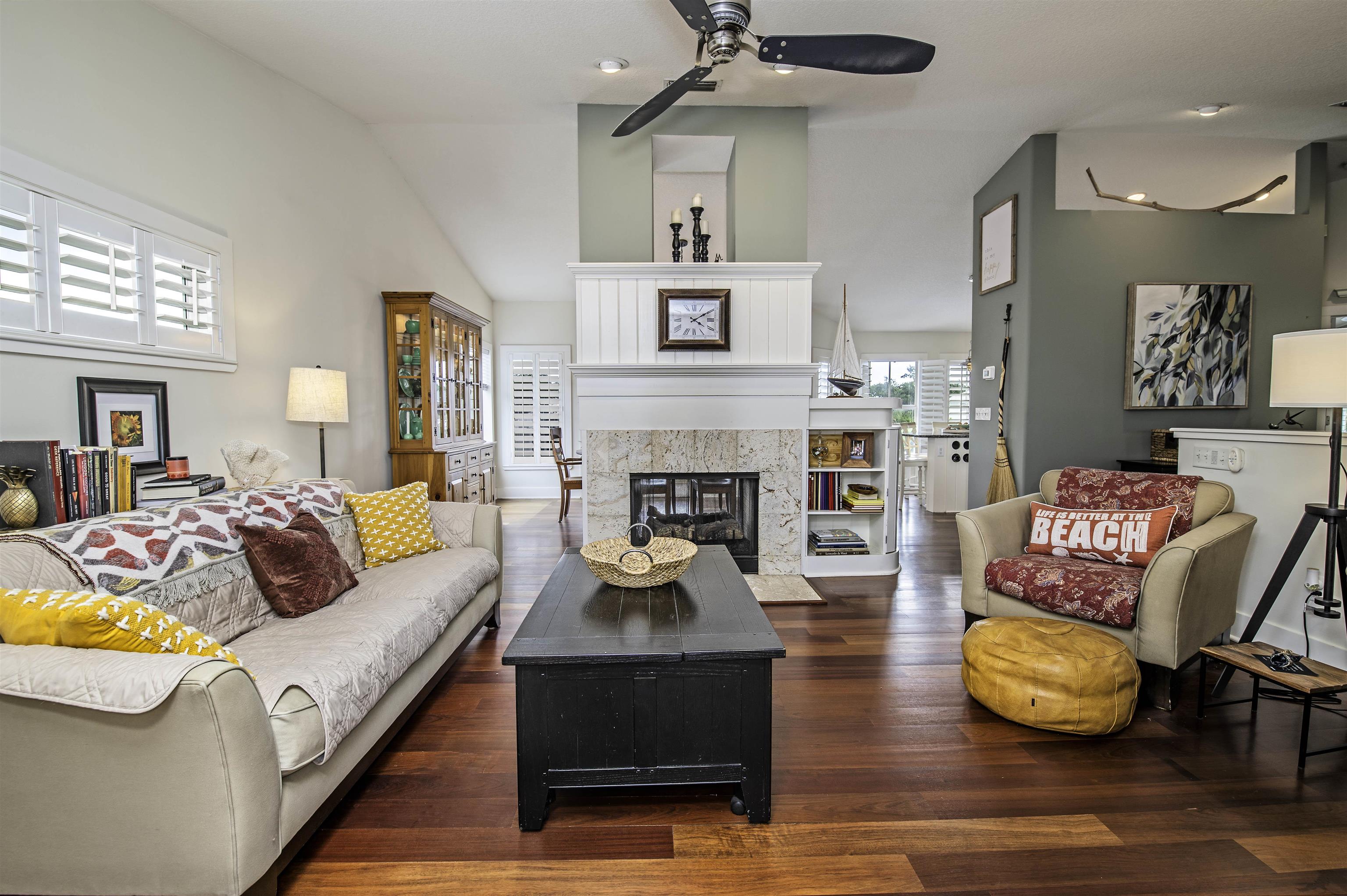Image 9 of 47 For 312 Amelia Court