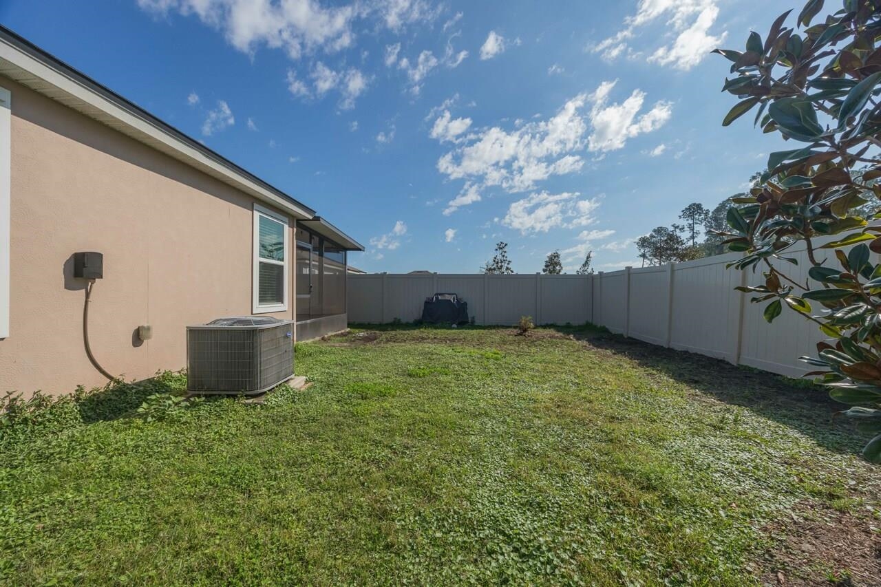 Image 21 of 49 For 137 Caminha Rd