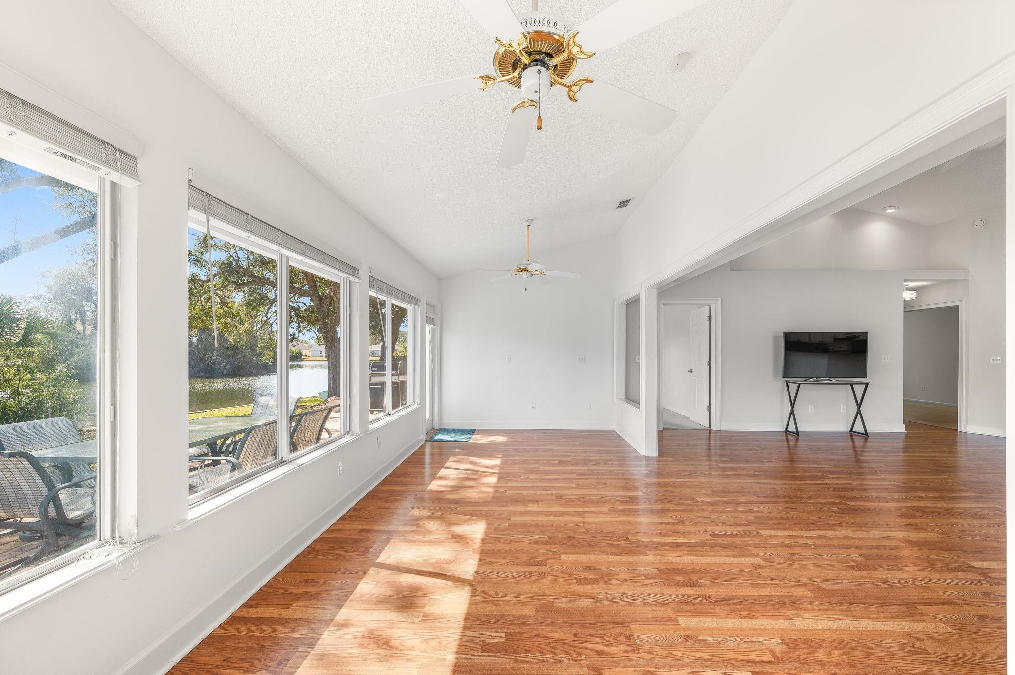 Image 10 of 53 For 613 Nautical Way