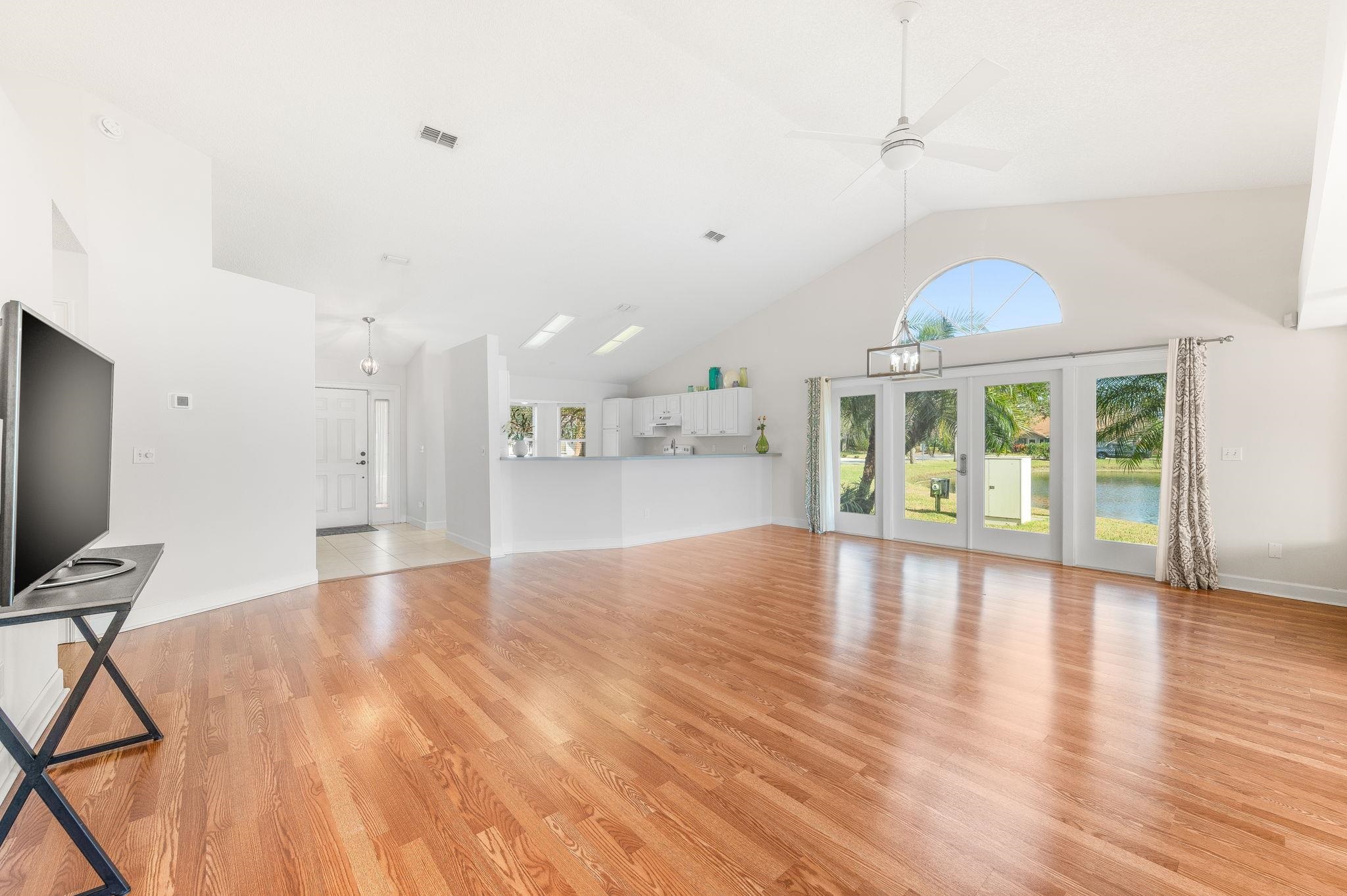 Image 13 of 53 For 613 Nautical Way