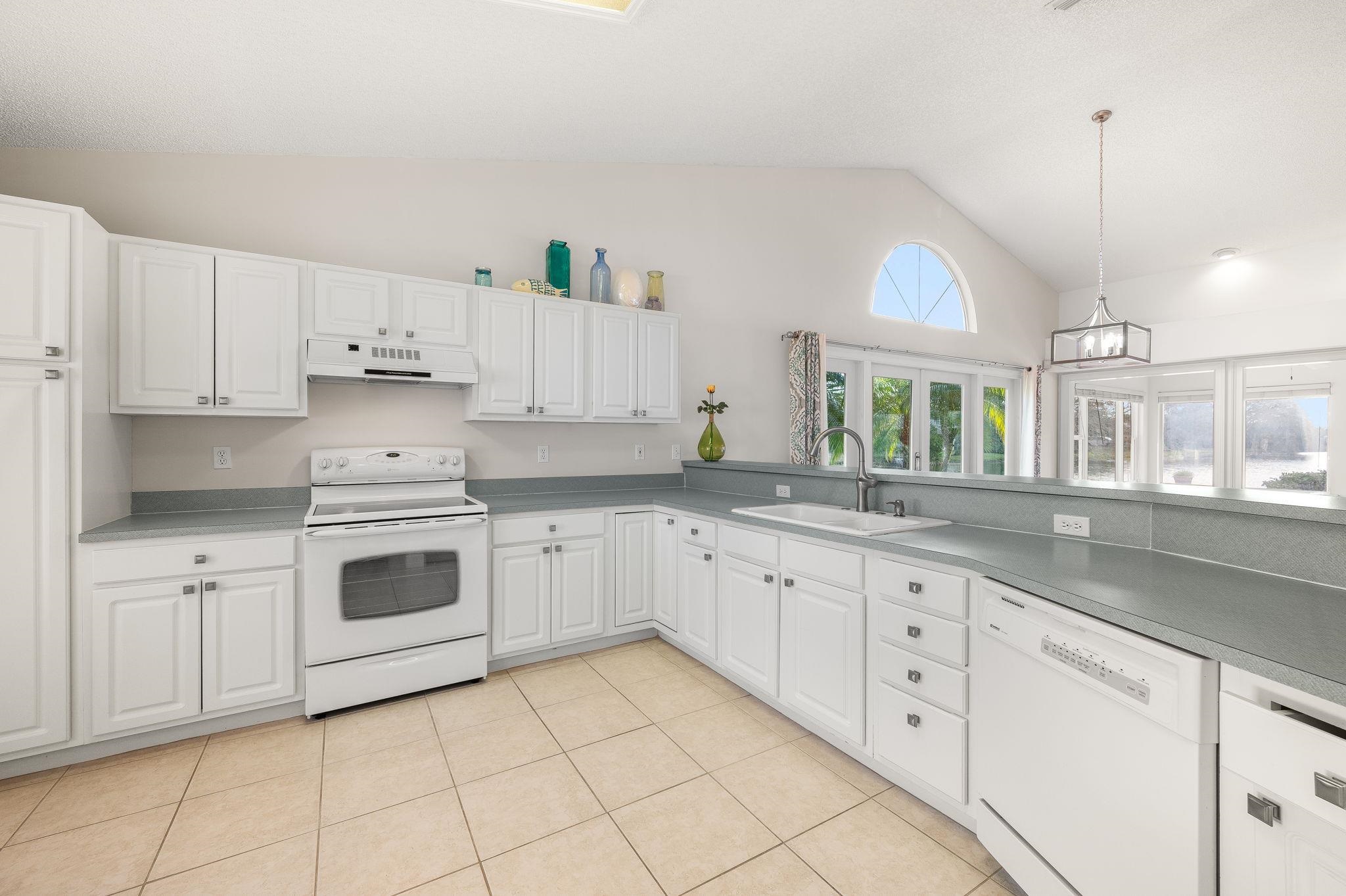 Image 14 of 53 For 613 Nautical Way