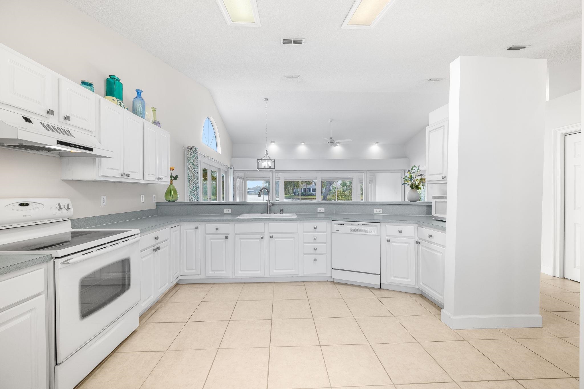 Image 15 of 53 For 613 Nautical Way