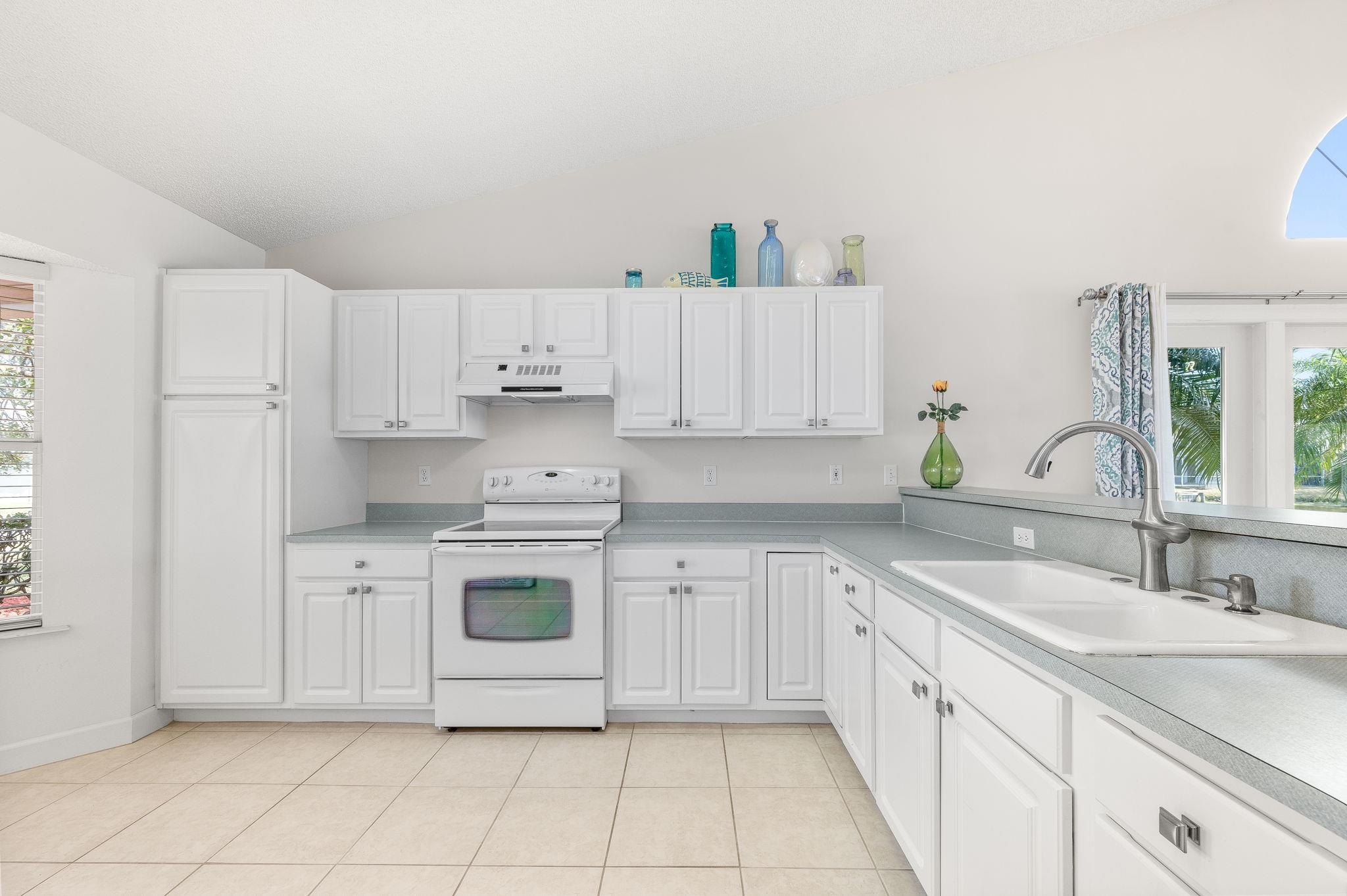 Image 19 of 53 For 613 Nautical Way