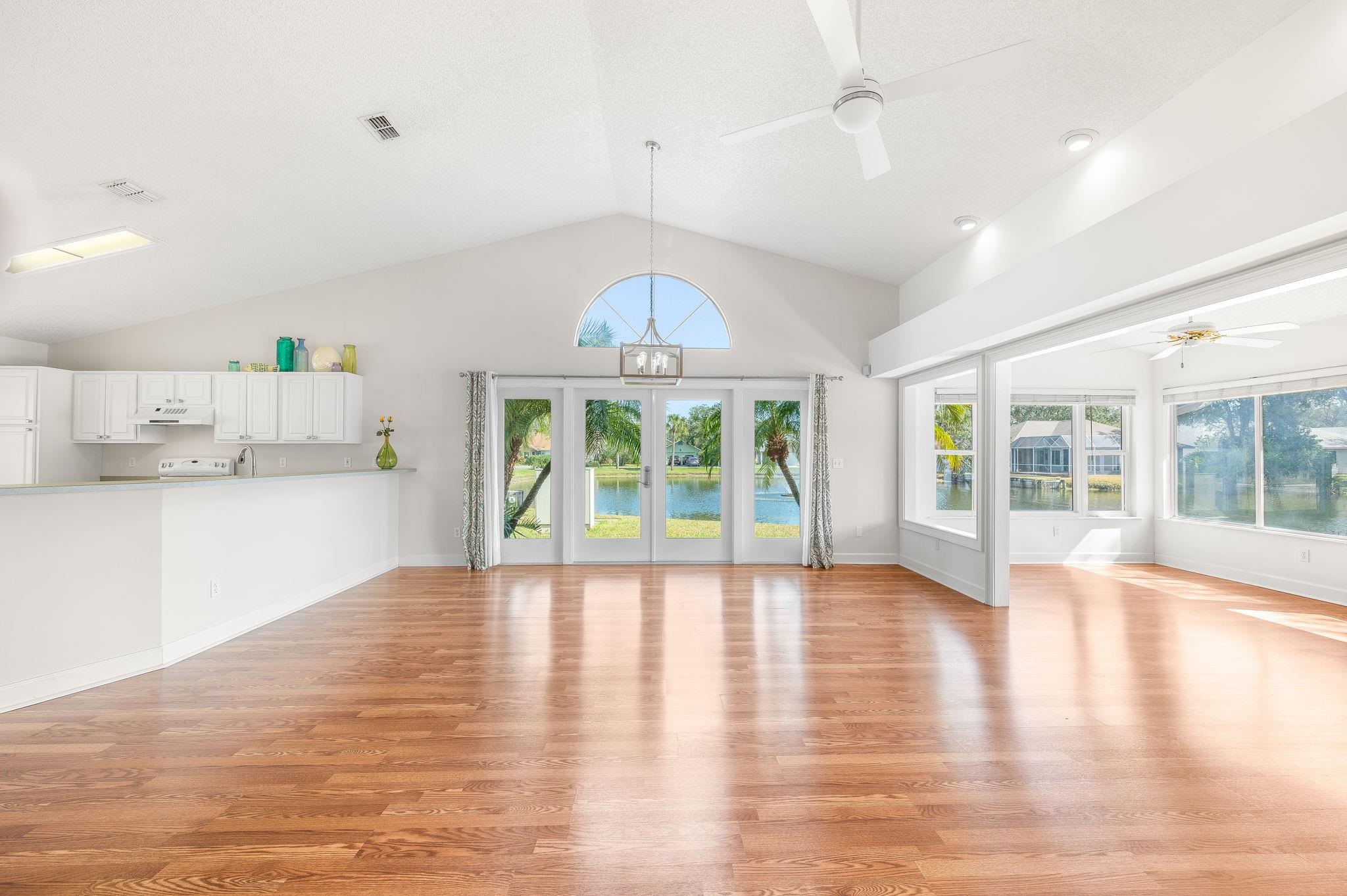 Image 4 of 53 For 613 Nautical Way
