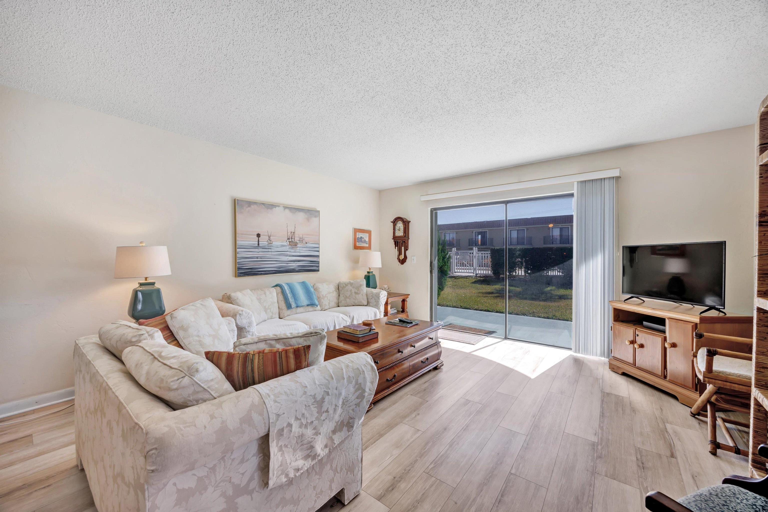 Image 5 of 25 For 826 A1a Beach Blvd  46