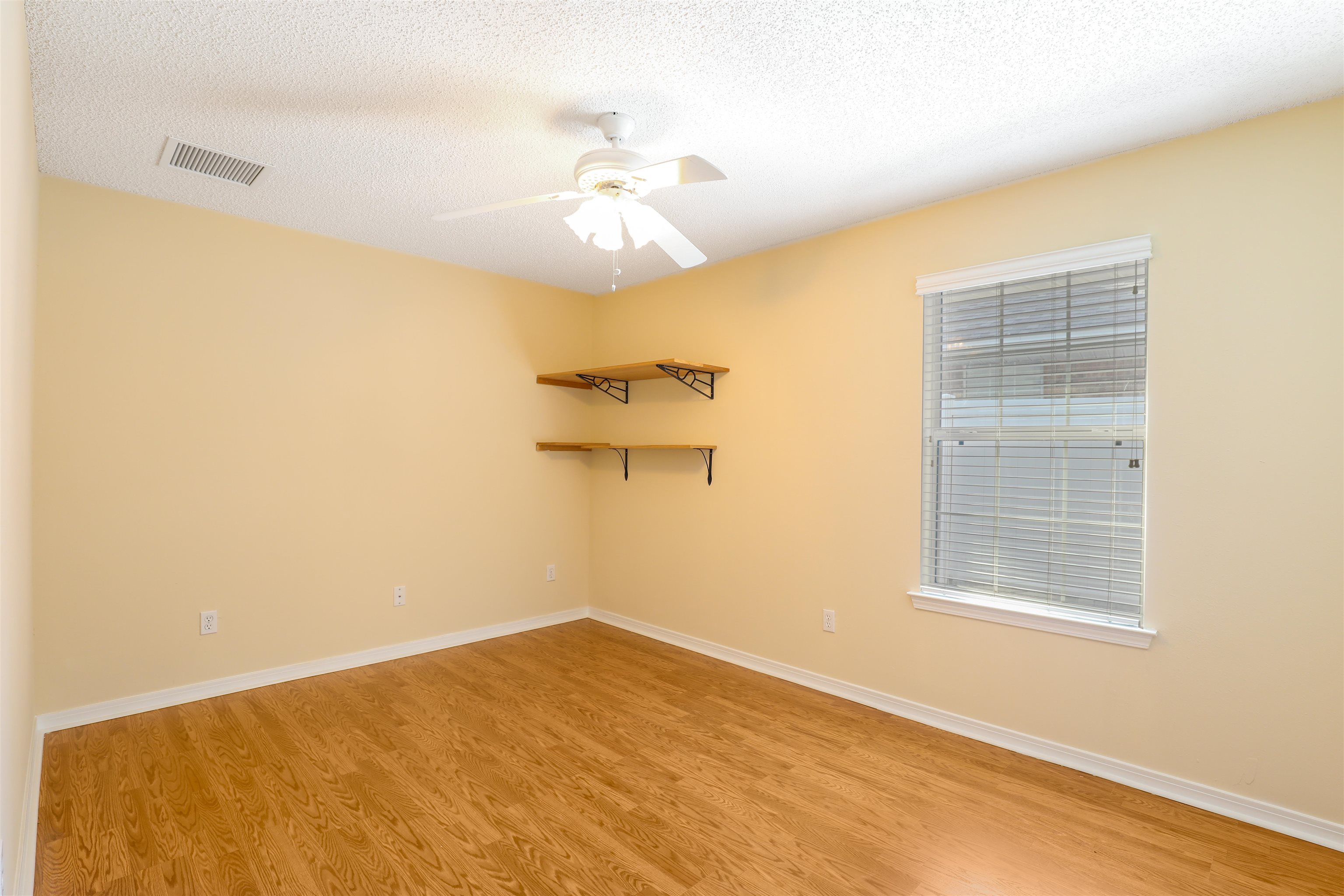 Image 12 of 49 For 3061 Silverado Cir