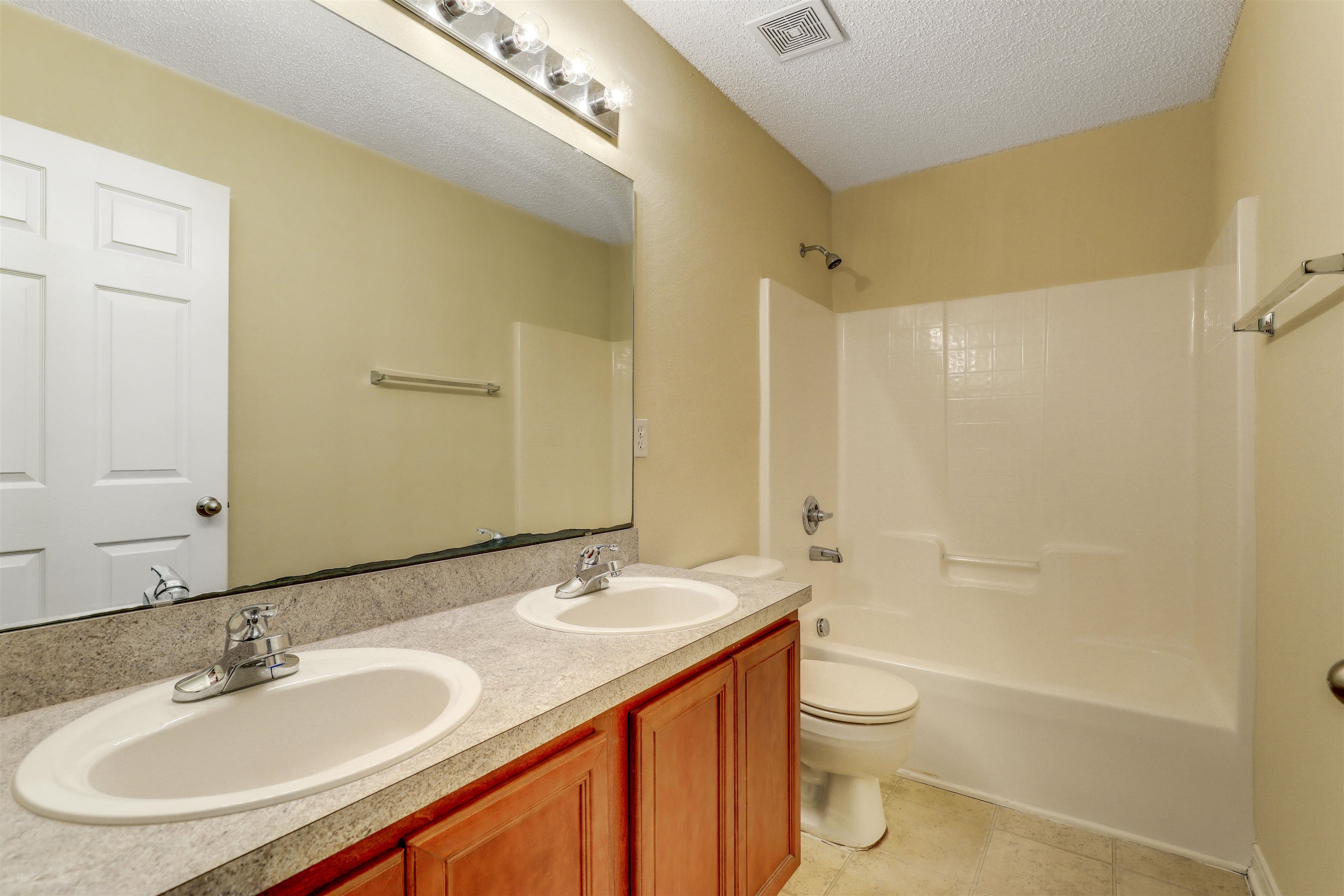 Image 14 of 49 For 3061 Silverado Cir