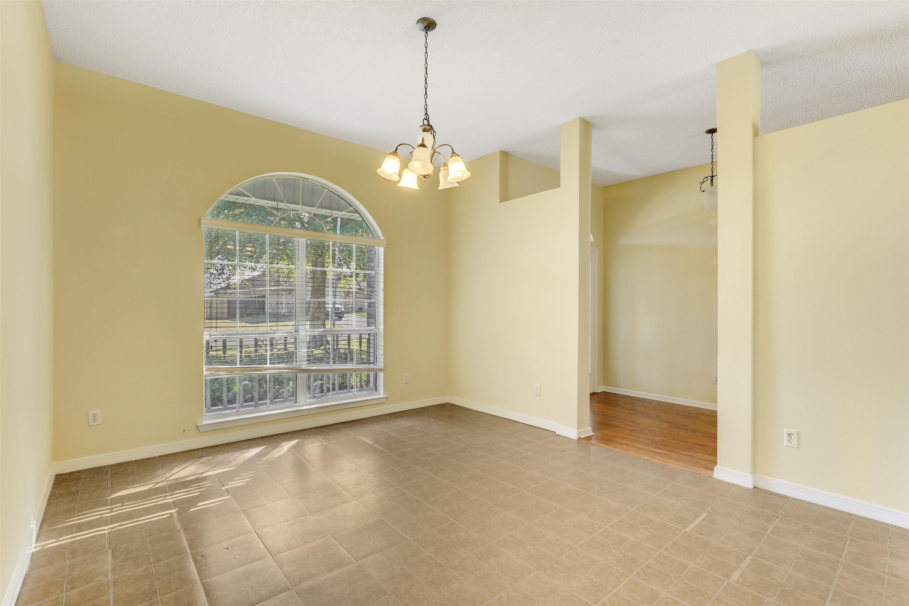 Image 19 of 49 For 3061 Silverado Cir
