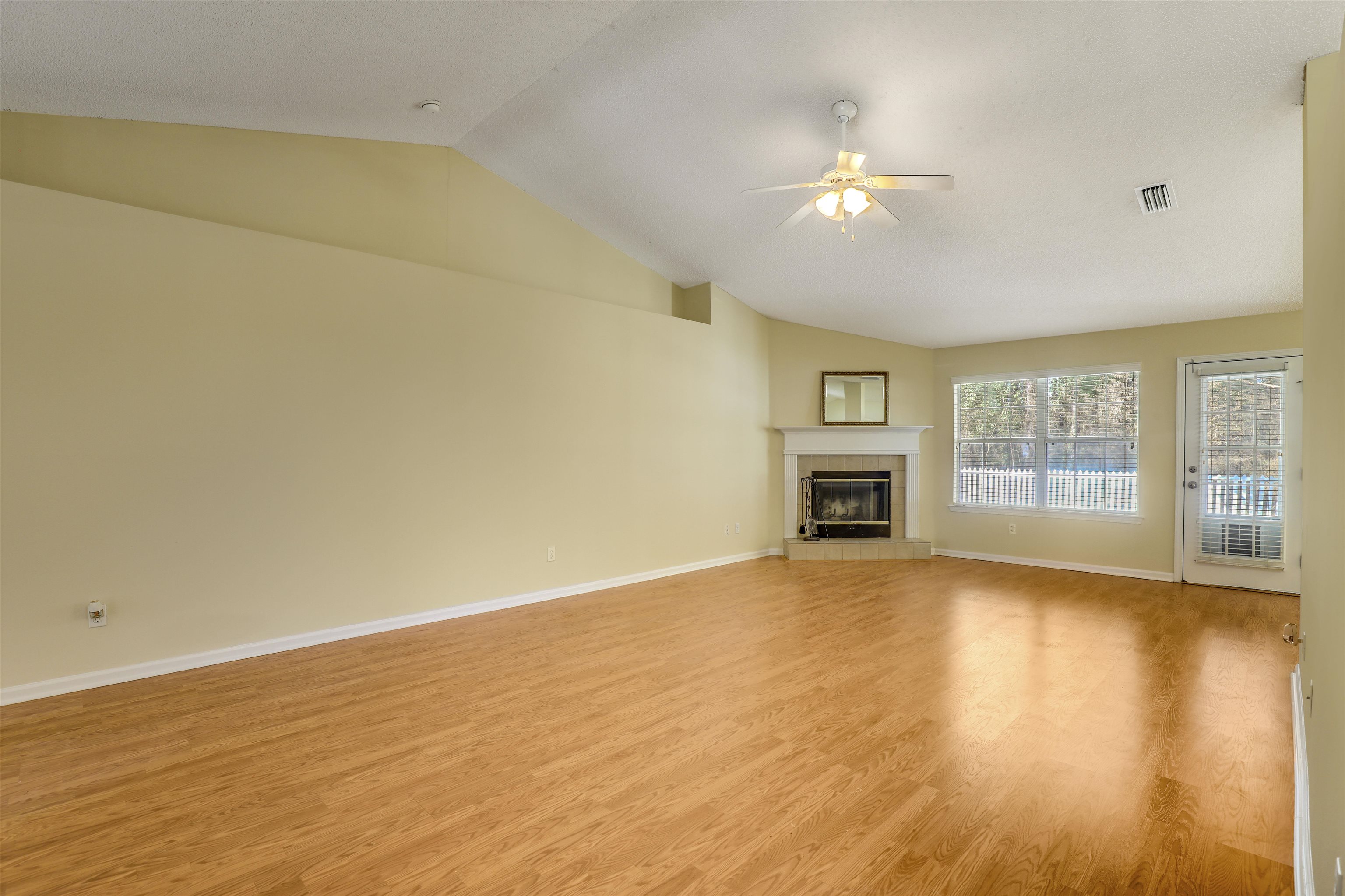 Image 20 of 49 For 3061 Silverado Cir
