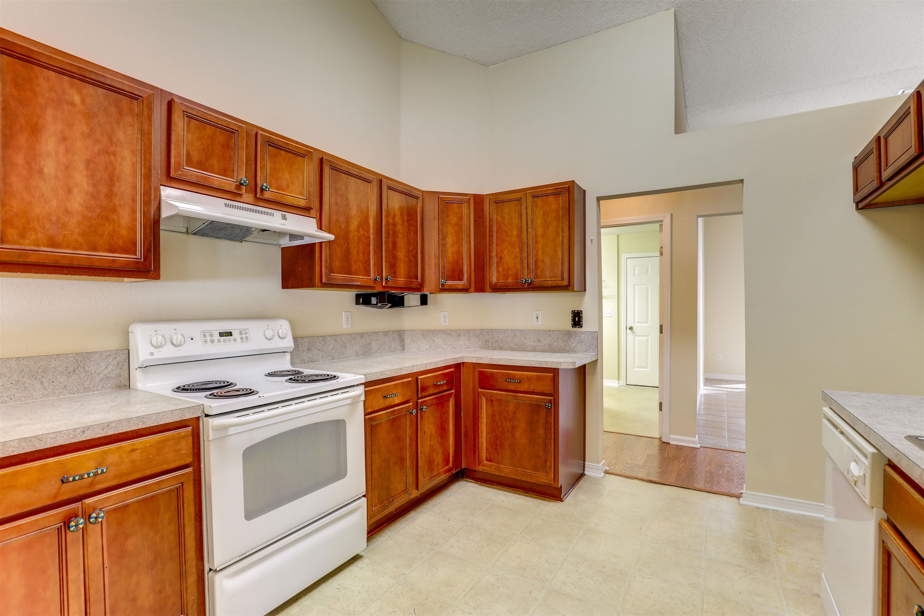Image 27 of 49 For 3061 Silverado Cir