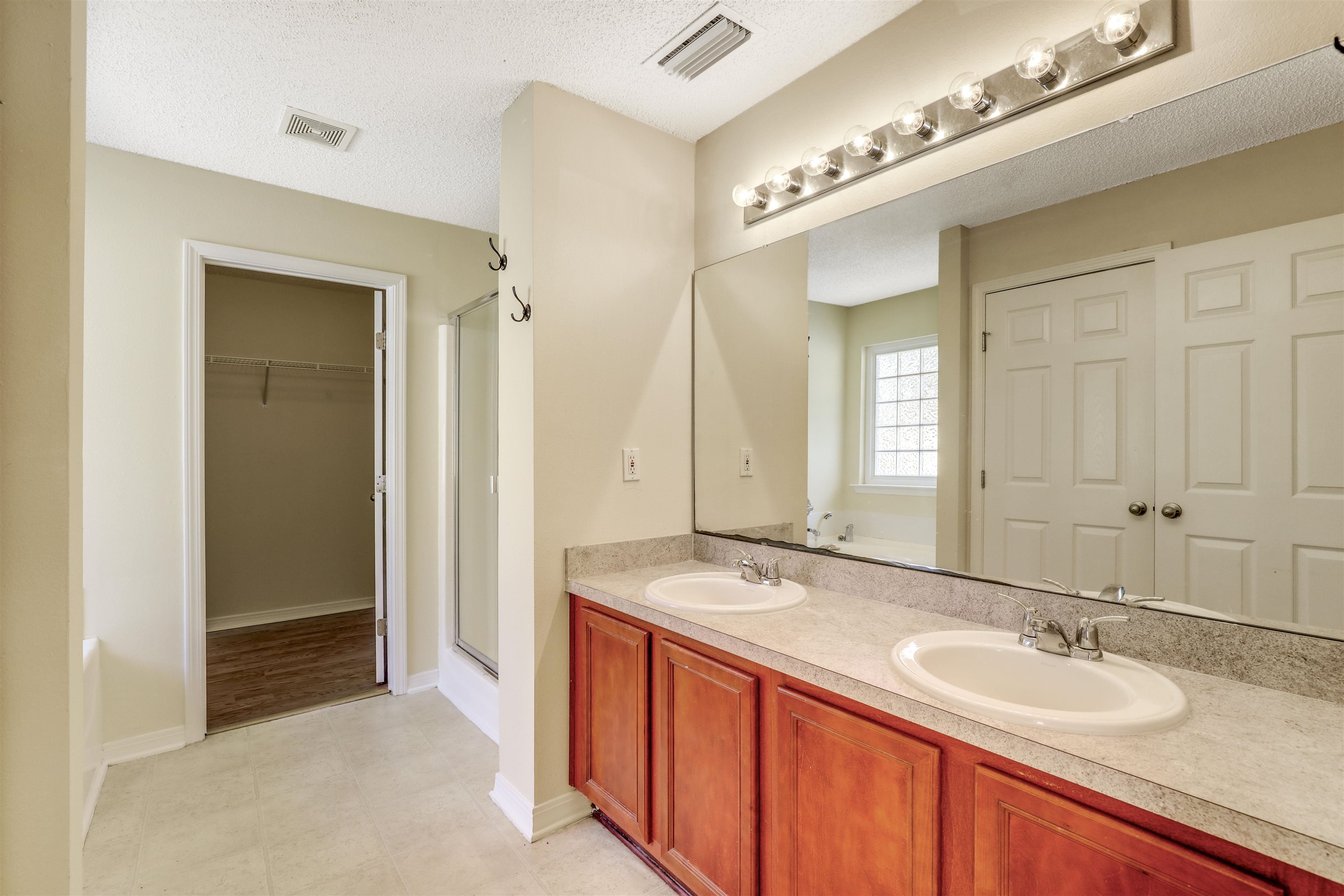 Image 32 of 49 For 3061 Silverado Cir