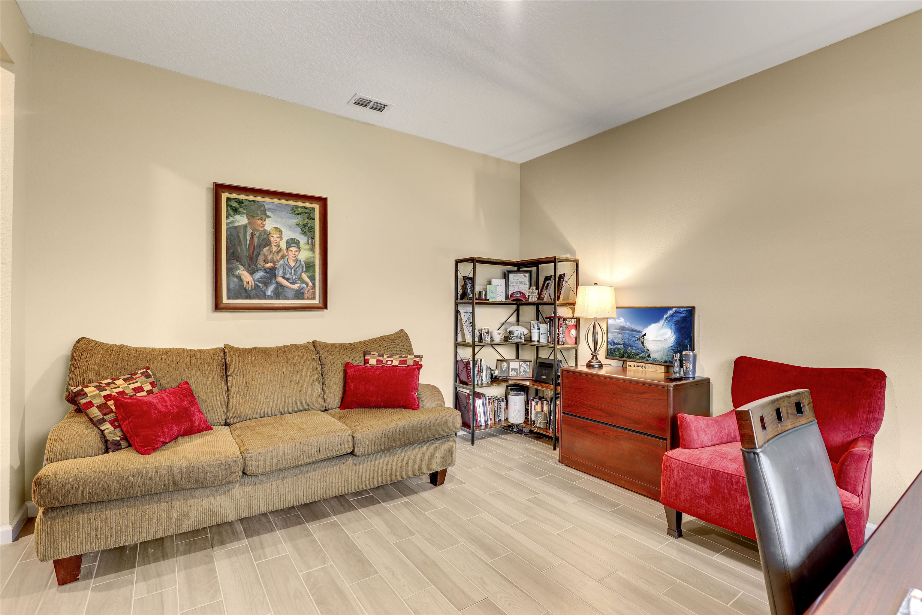 Image 12 of 61 For 384 Gan Way  