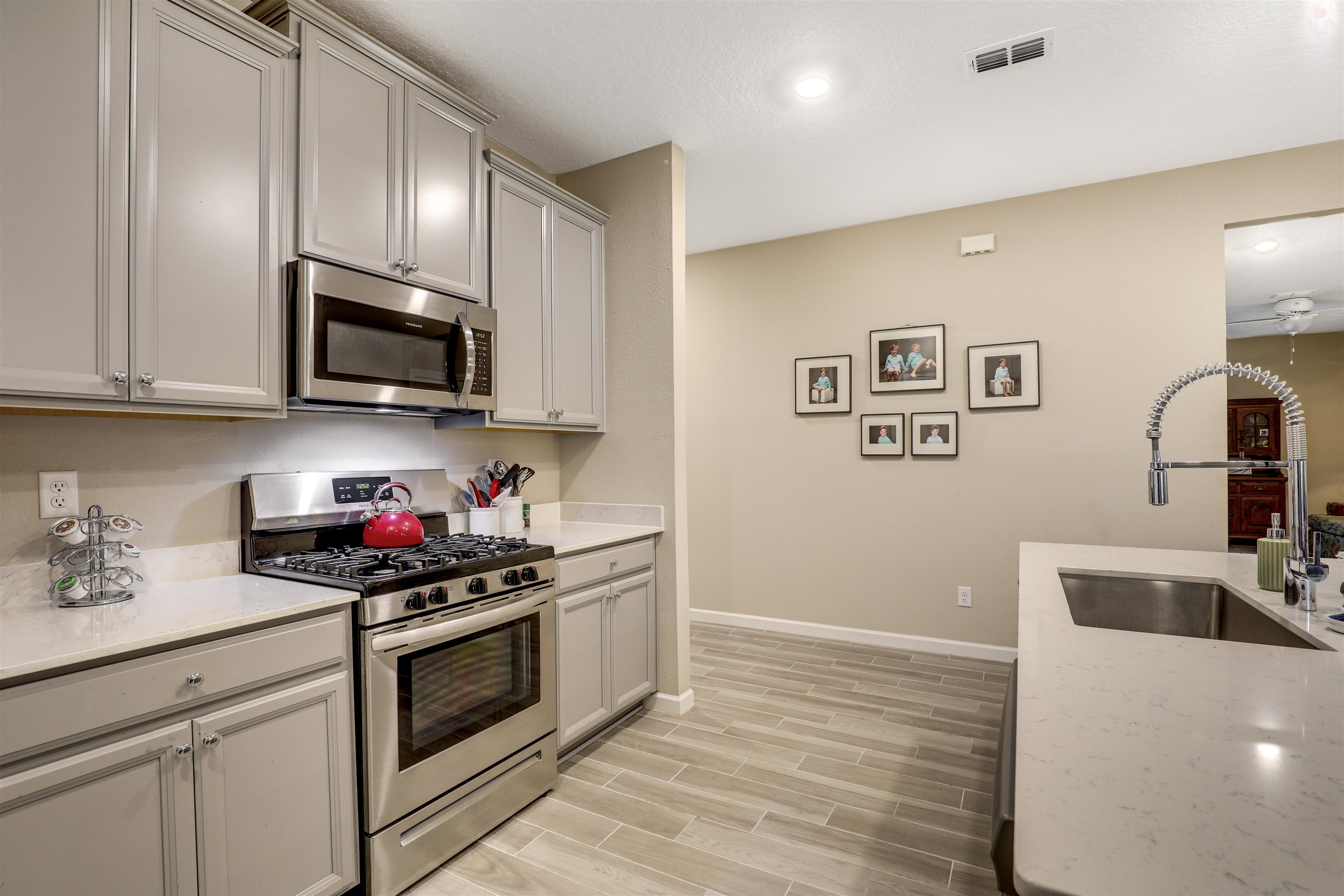 Image 17 of 61 For 384 Gan Way  