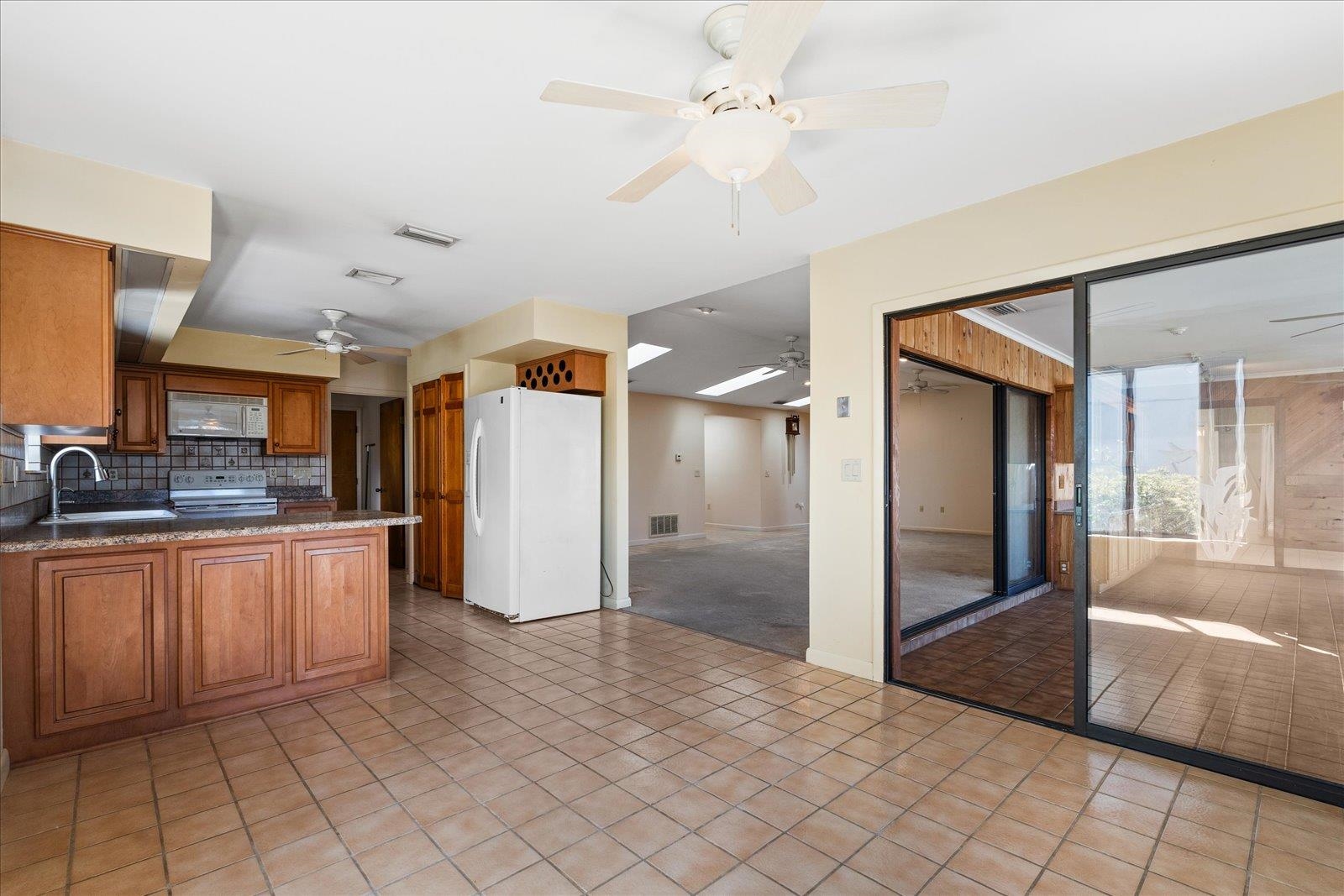 Image 12 of 52 For 148 Lantana Ave