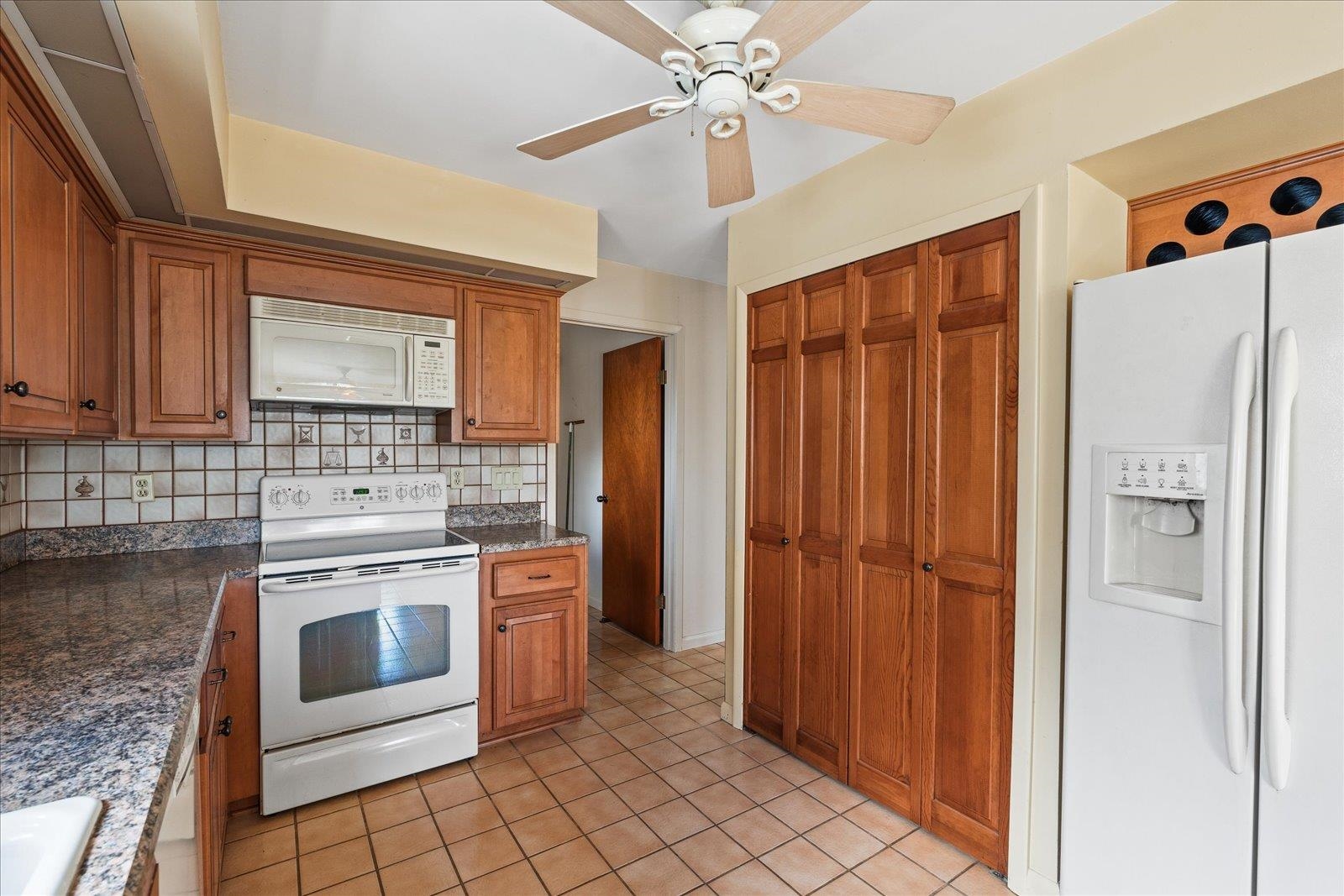 Image 16 of 52 For 148 Lantana Ave
