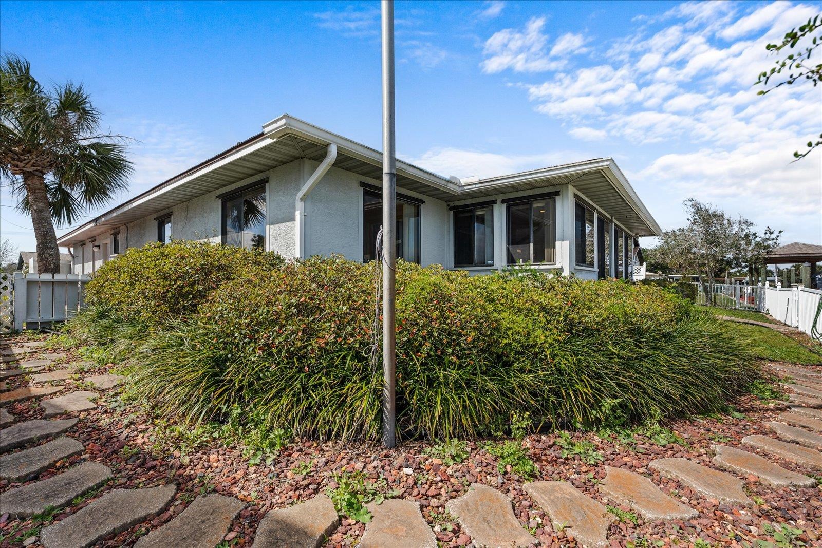 Image 41 of 52 For 148 Lantana Ave
