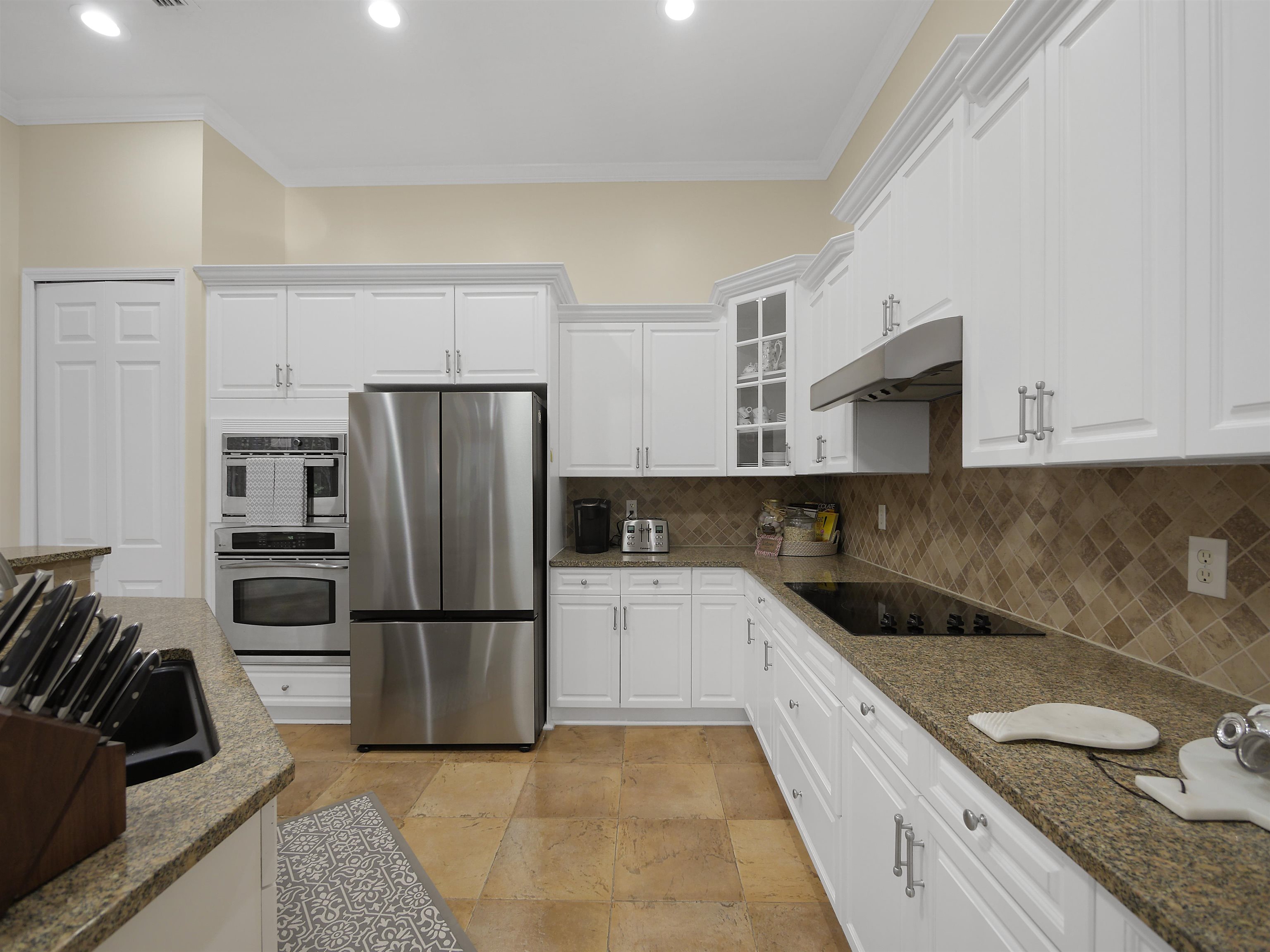 Image 4 of 64 For 1161 Inverness Dr