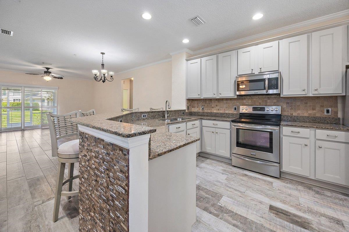 Image 7 of 19 For 115 Pine Hollow Trl E 106
