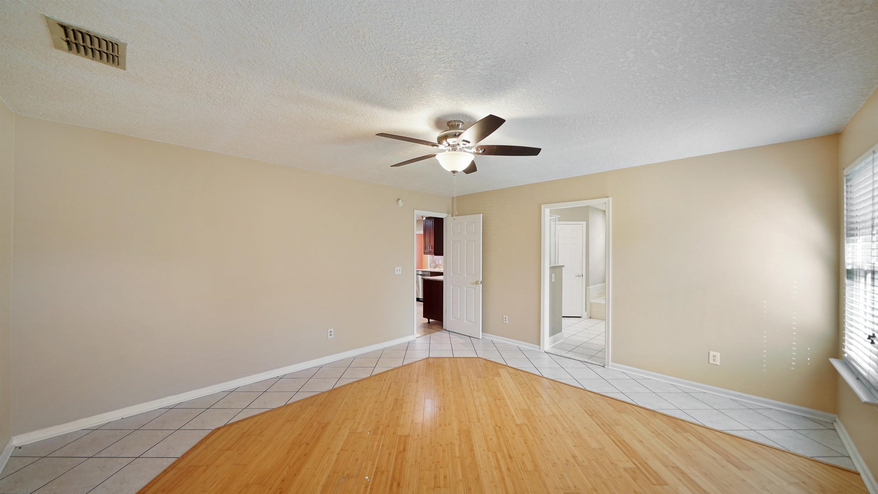 Image 14 of 42 For 12351 Tracy Ann Rd