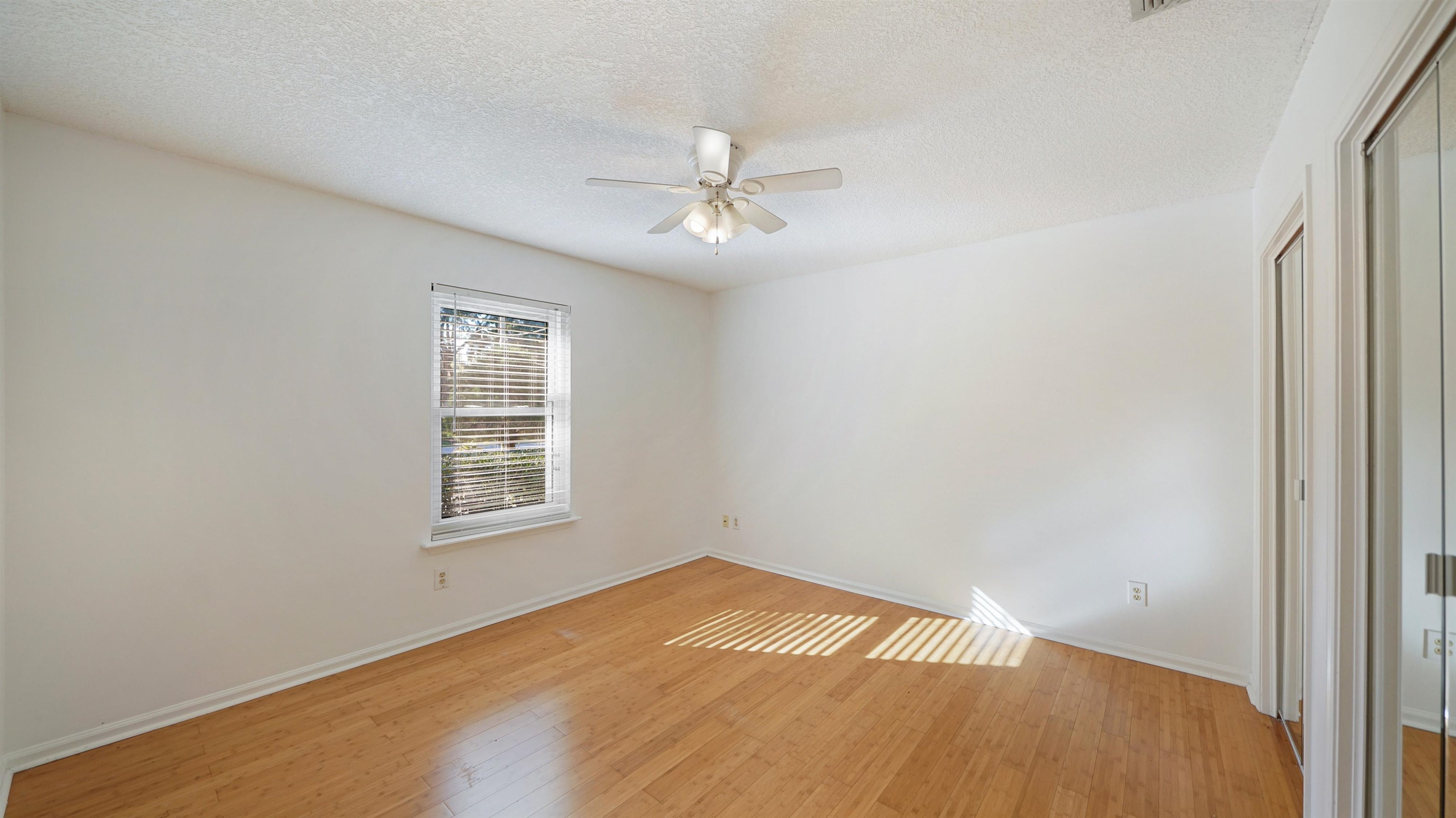 Image 20 of 42 For 12351 Tracy Ann Rd