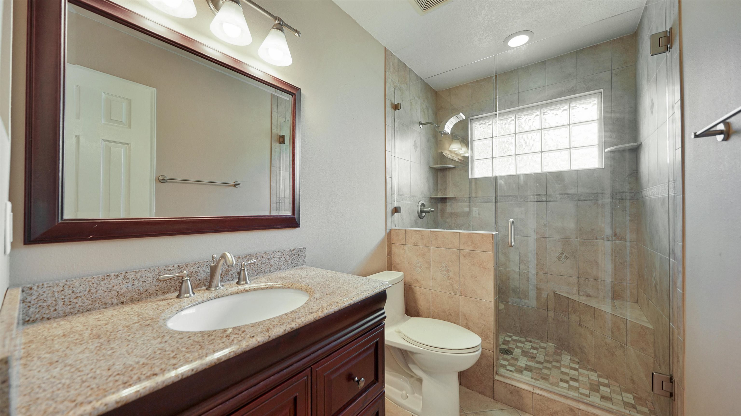 Image 21 of 42 For 12351 Tracy Ann Rd