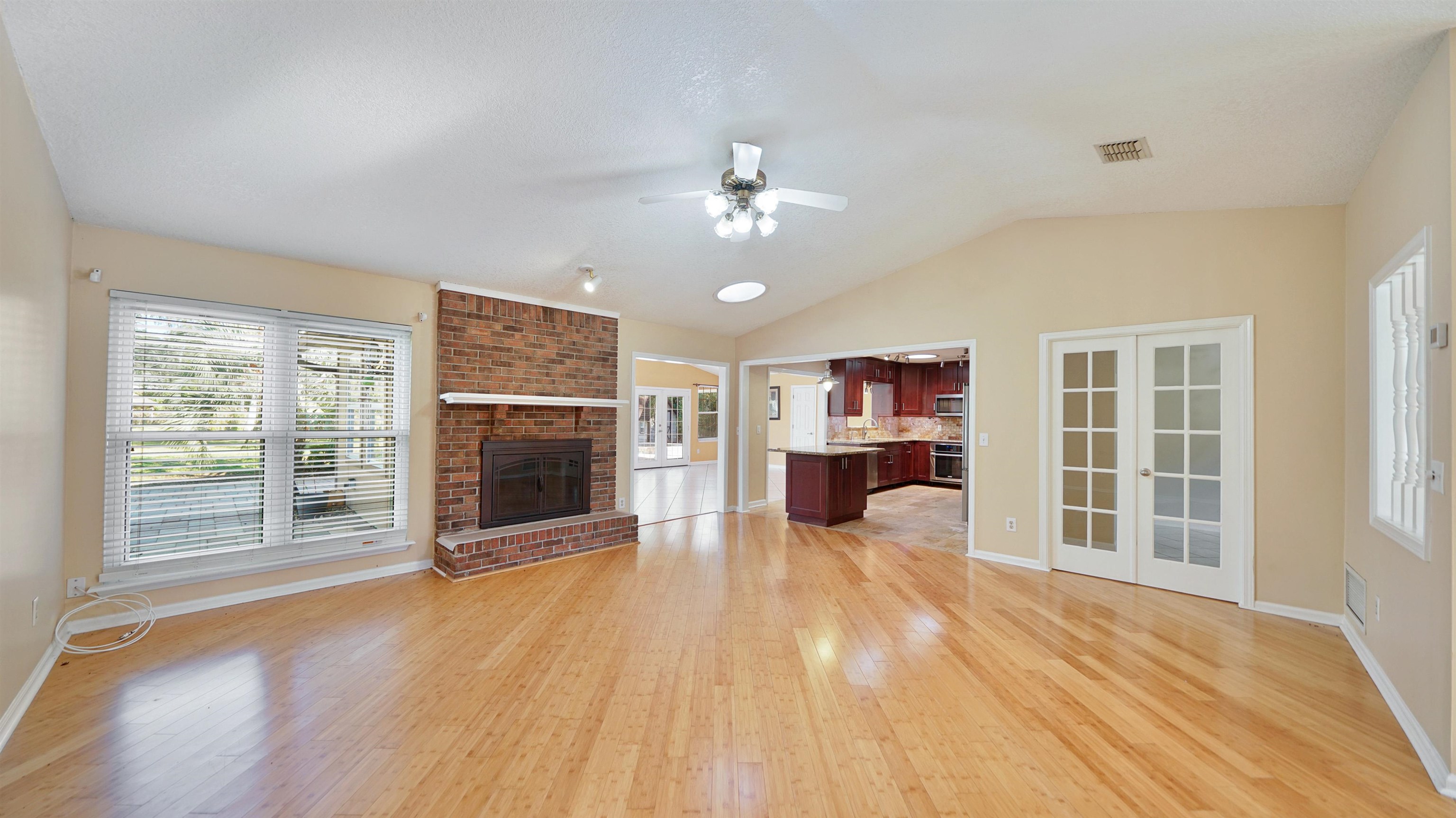 Image 4 of 42 For 12351 Tracy Ann Rd