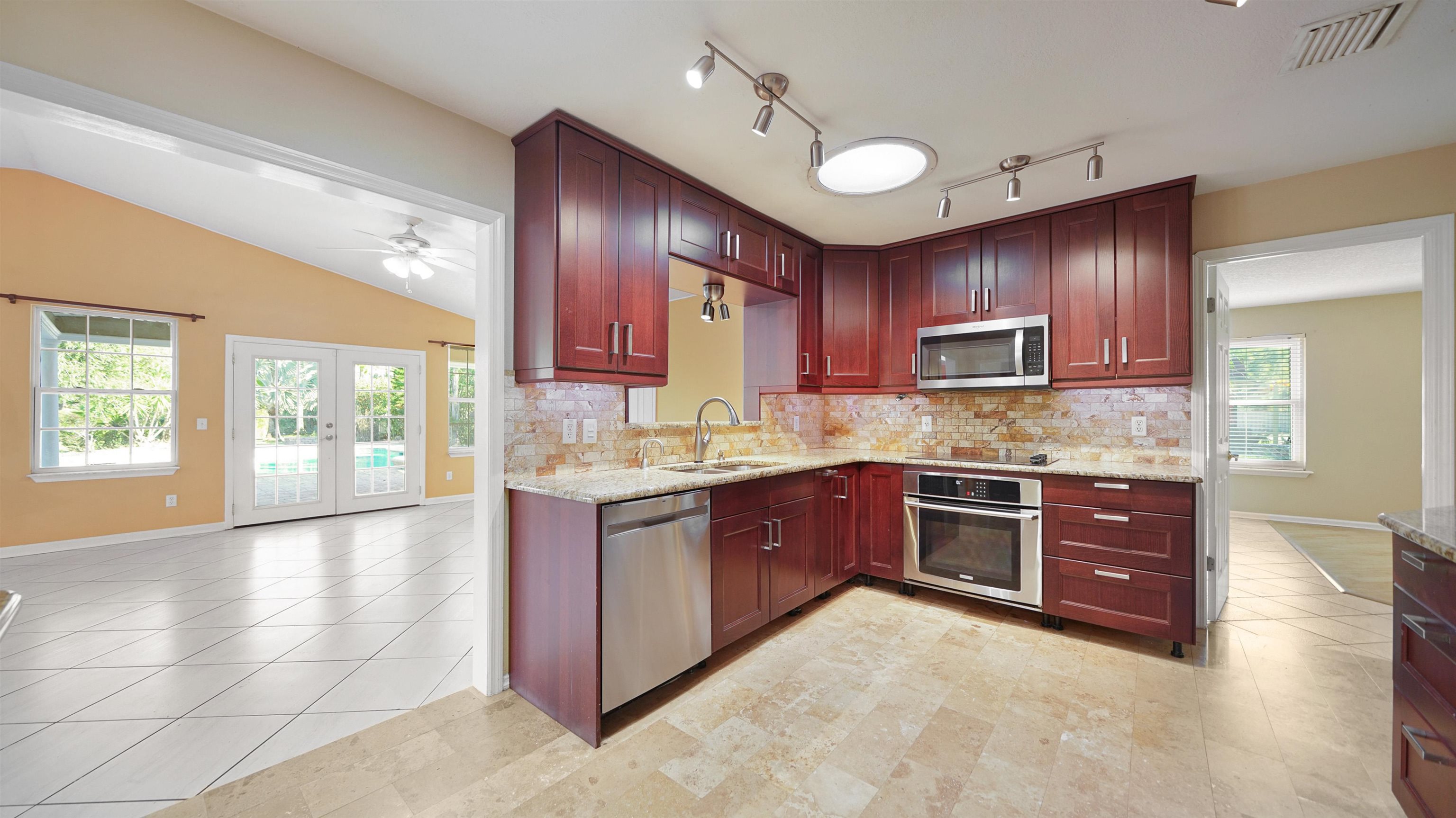 Image 5 of 42 For 12351 Tracy Ann Rd