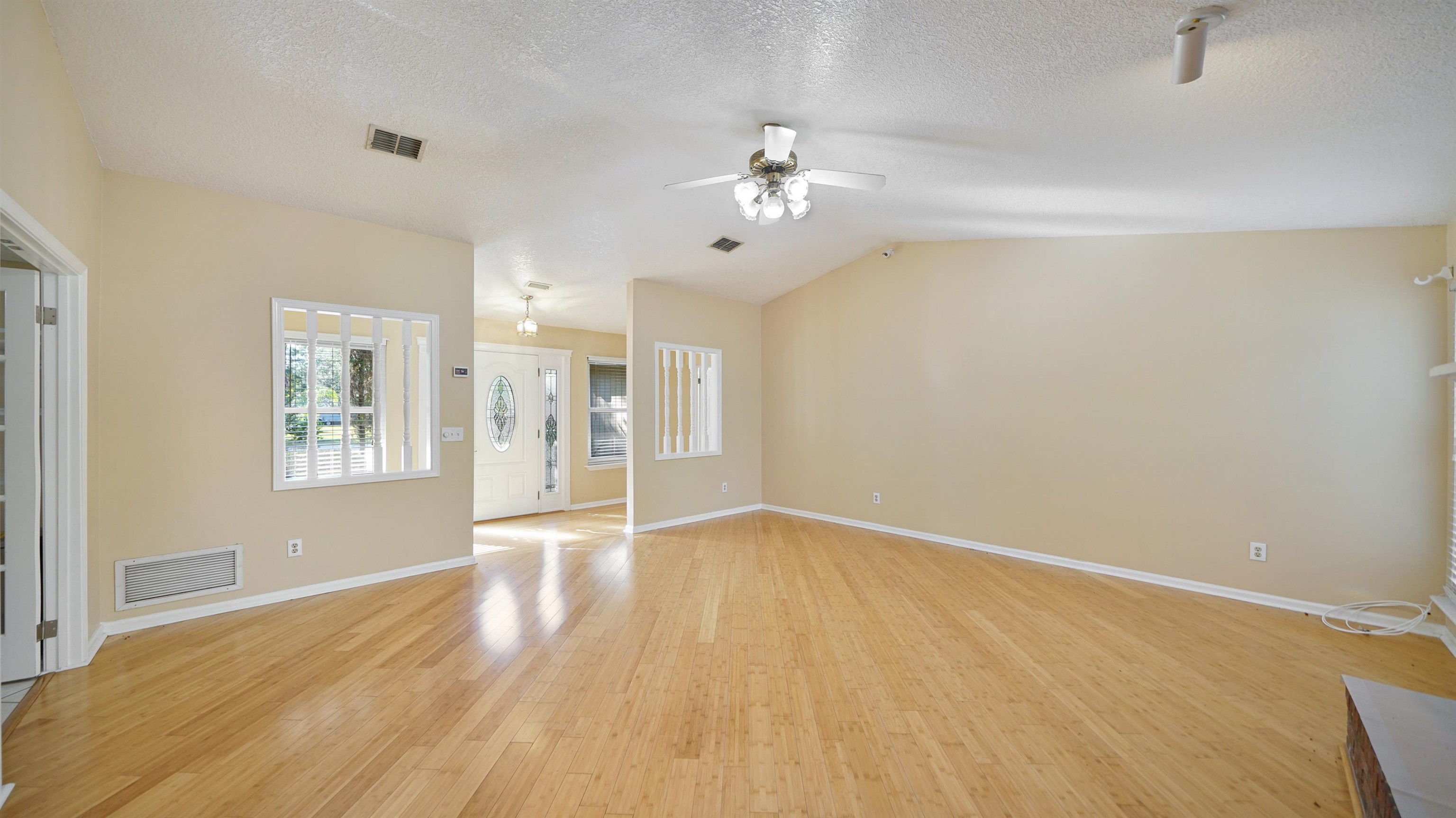 Image 8 of 42 For 12351 Tracy Ann Rd