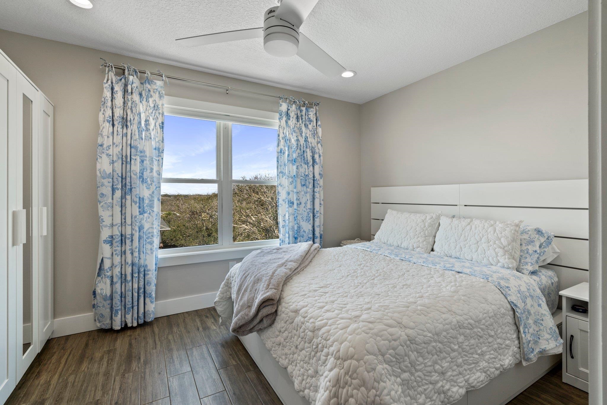 Image 28 of 49 For 5497 Pelican Way