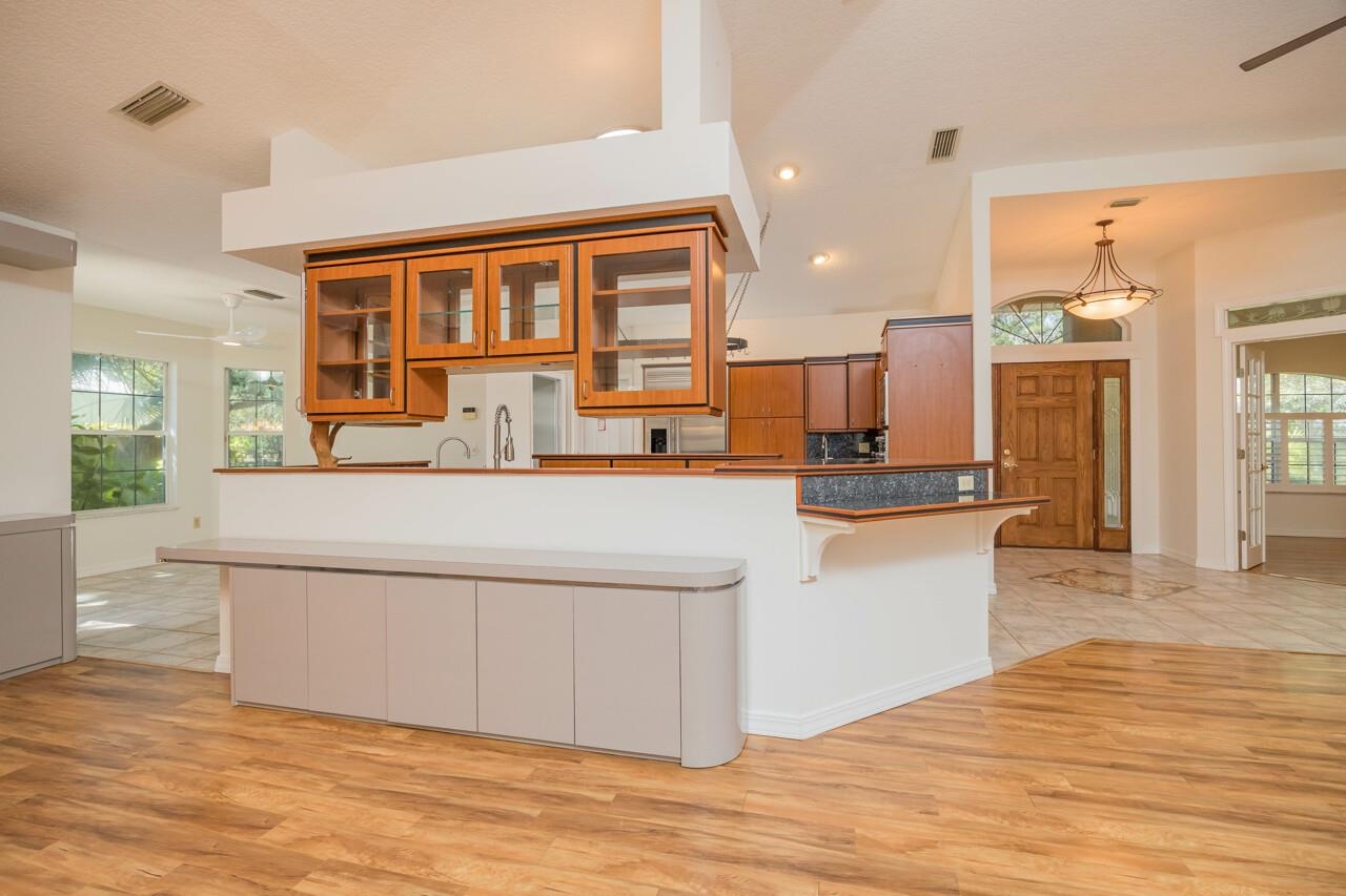 Image 36 of 58 For 34 Ocean Pines Dr