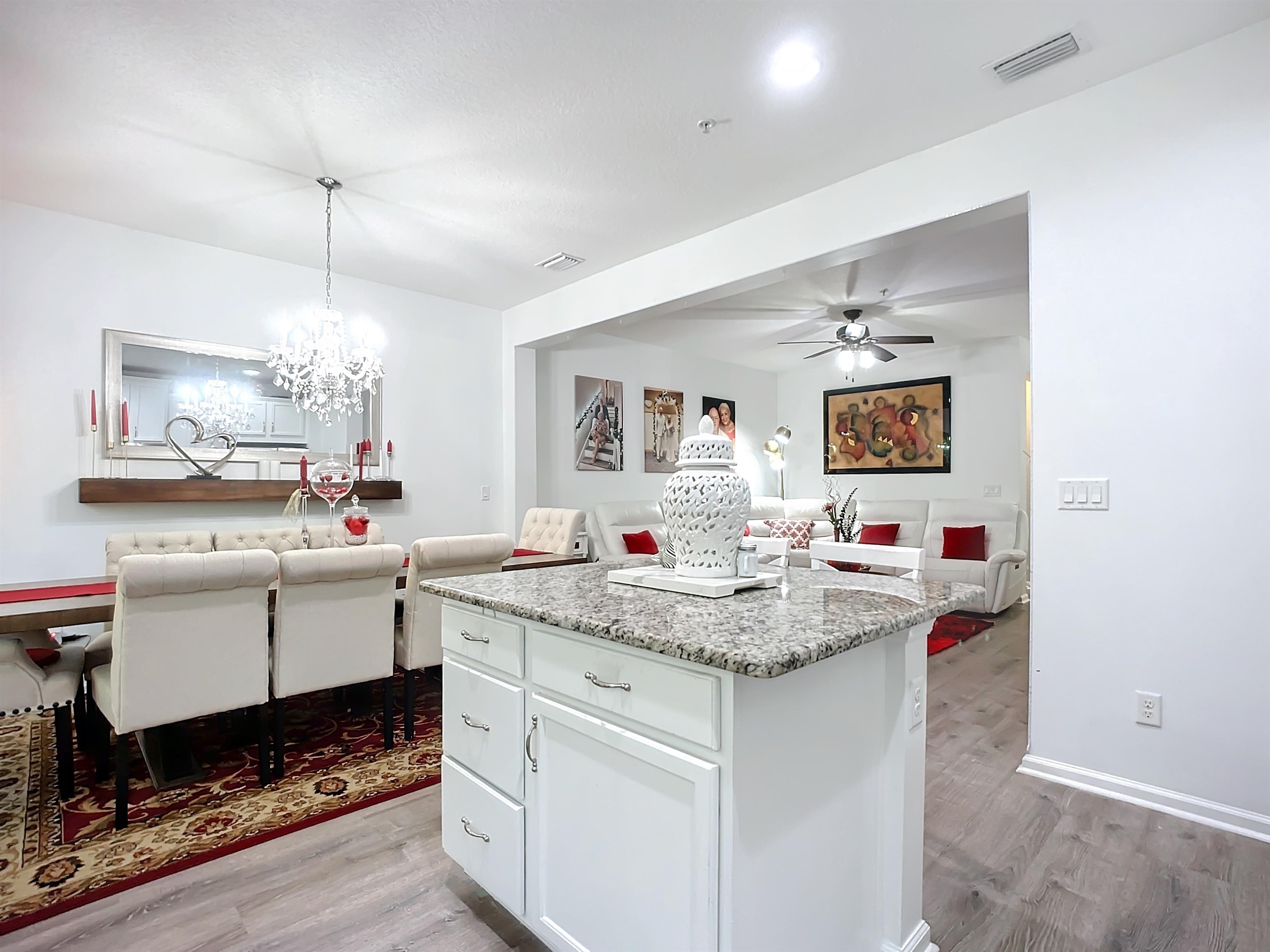 Image 11 of 45 For 193 Paradas Pl