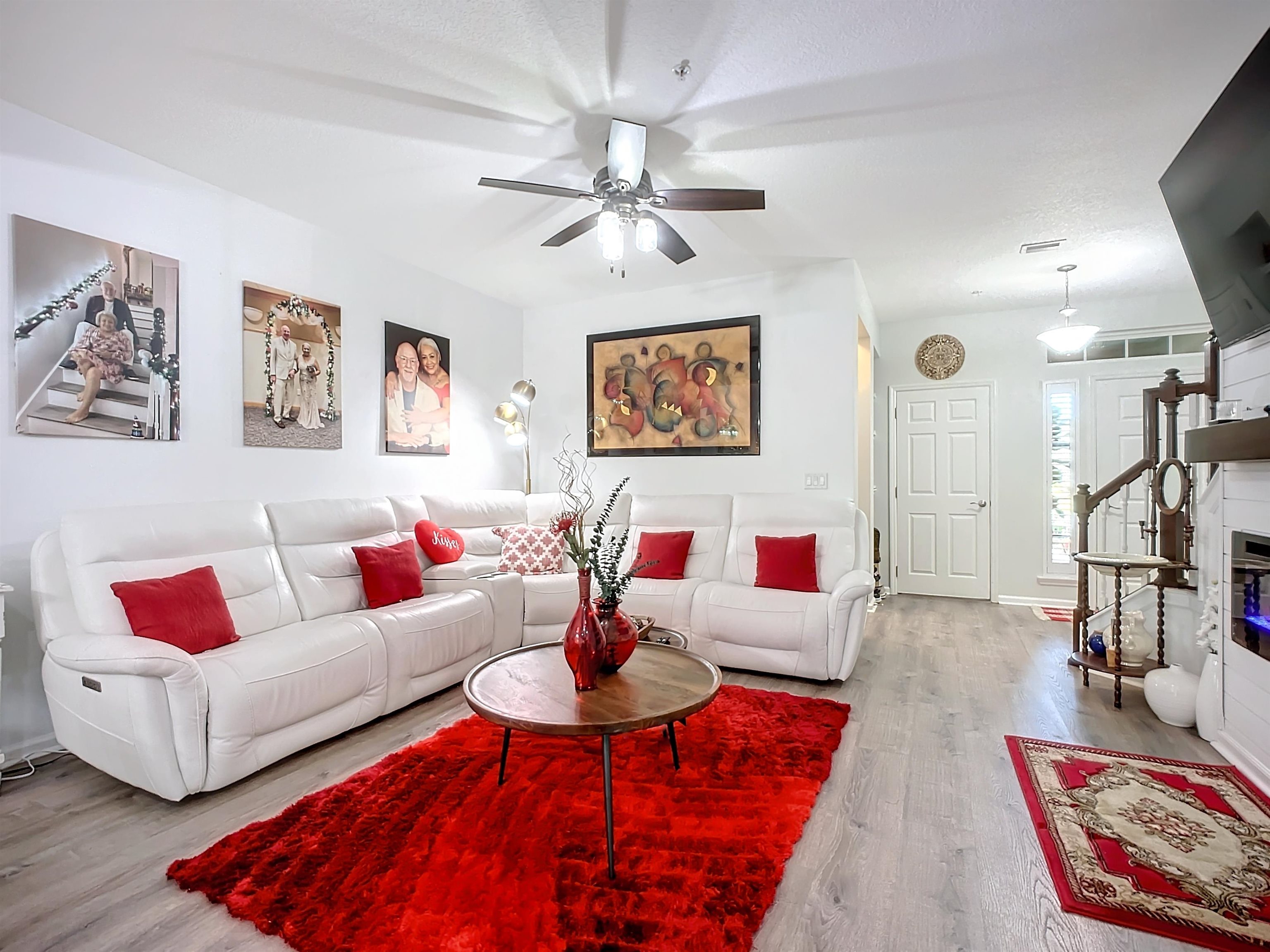 Image 12 of 45 For 193 Paradas Pl
