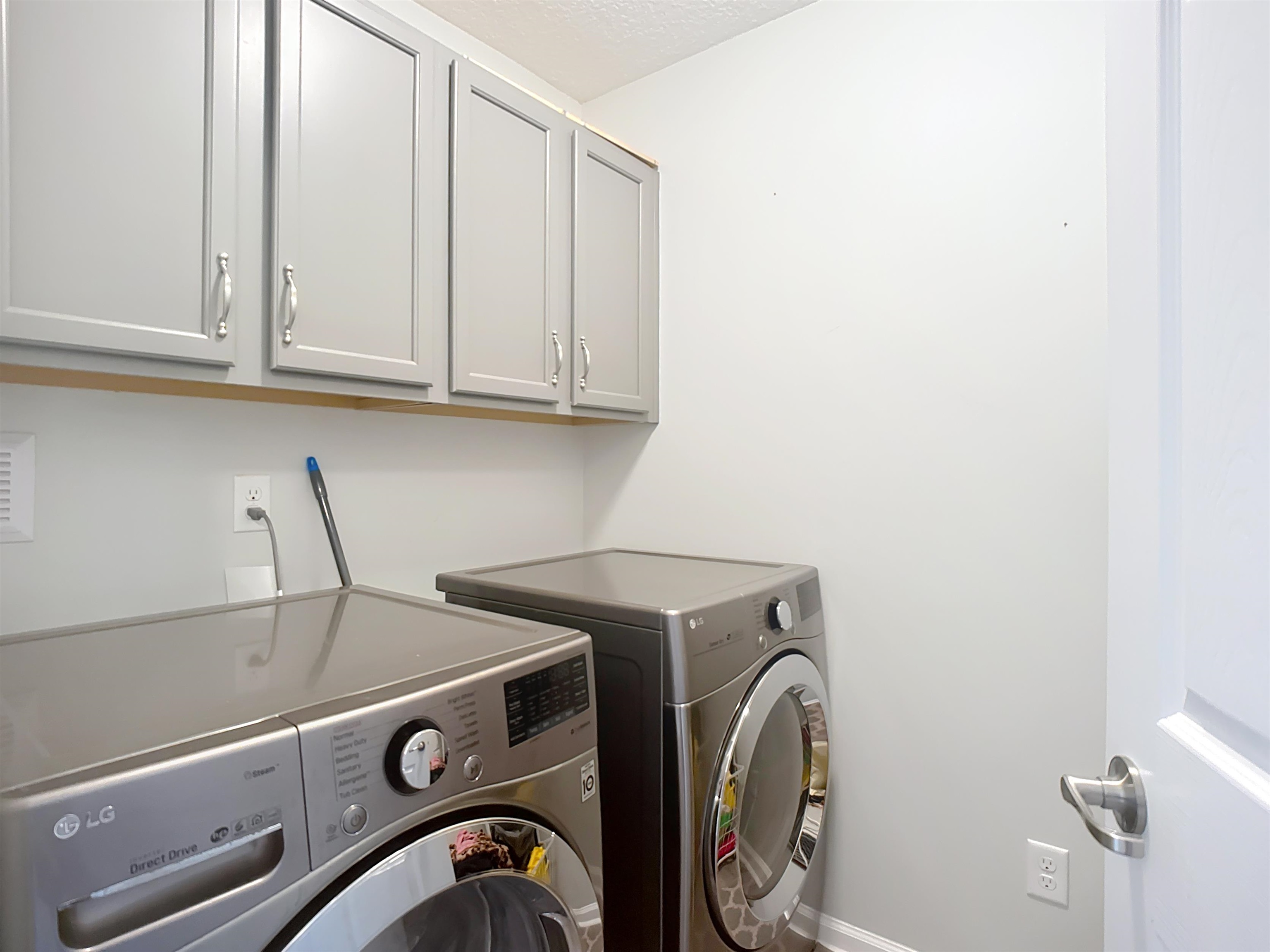 Image 25 of 45 For 193 Paradas Pl