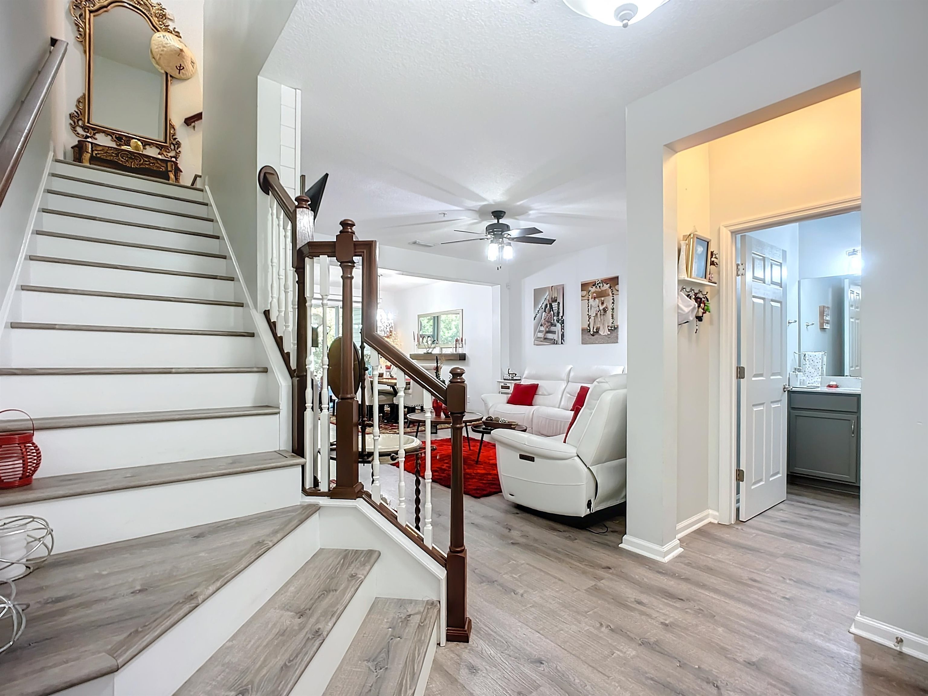 Image 3 of 45 For 193 Paradas Pl