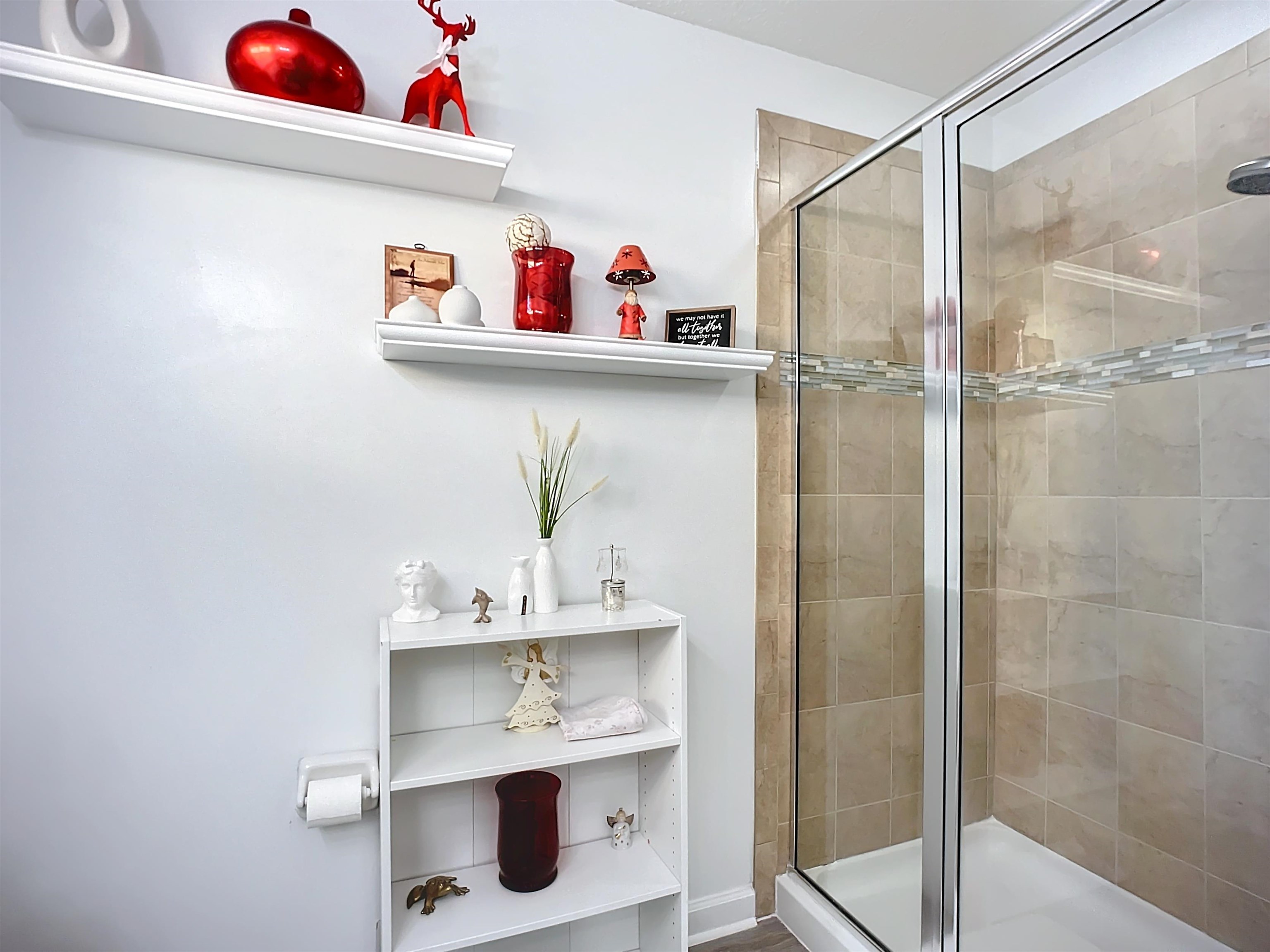 Image 30 of 45 For 193 Paradas Pl