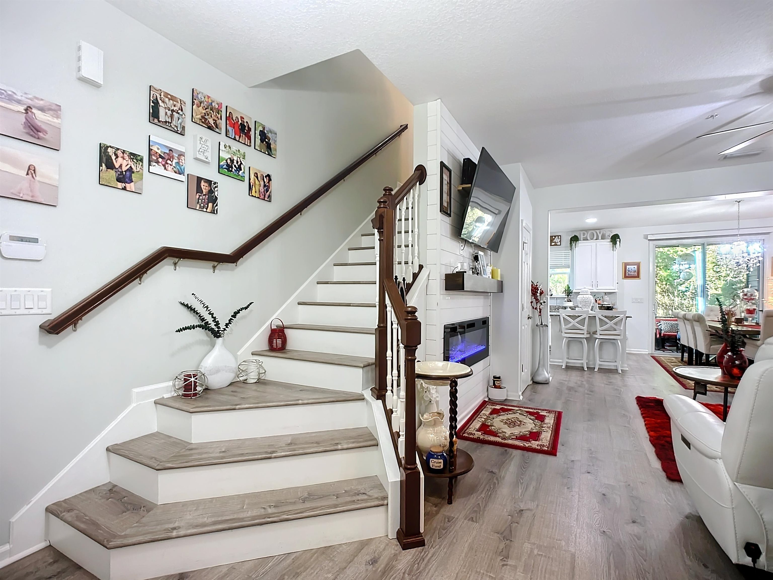 Image 34 of 45 For 193 Paradas Pl