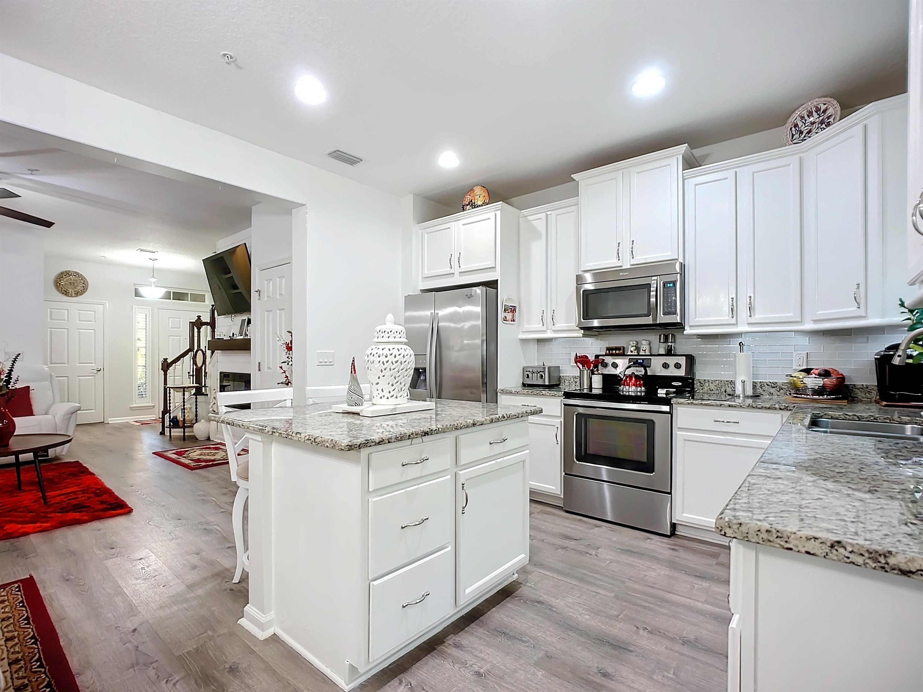 Image 8 of 45 For 193 Paradas Pl