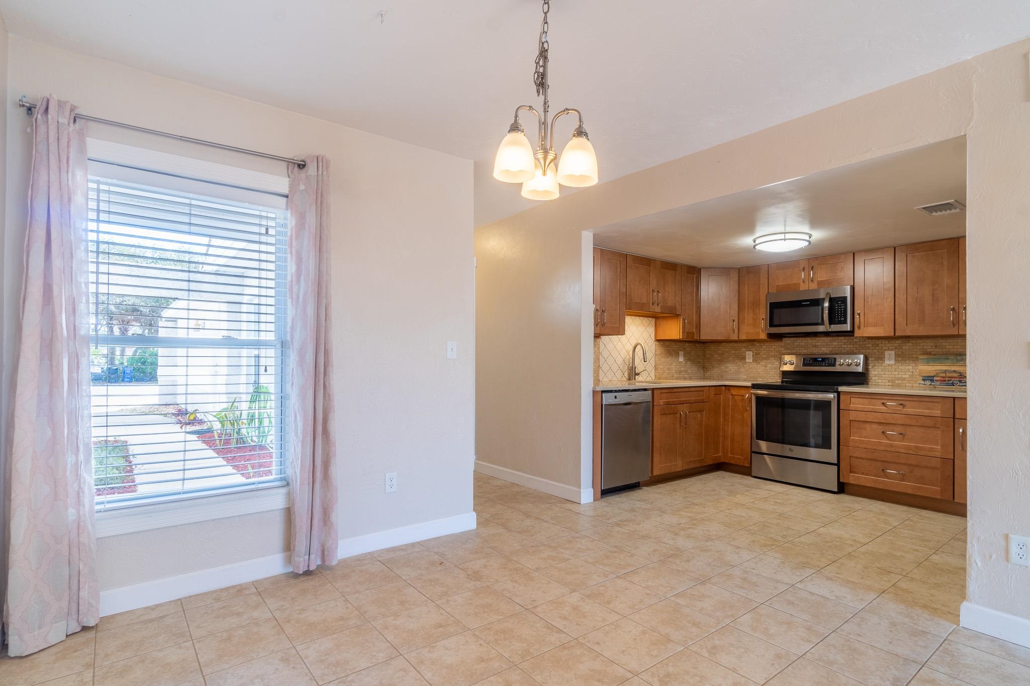 Image 11 of 55 For 4602 Sandcastle Cir