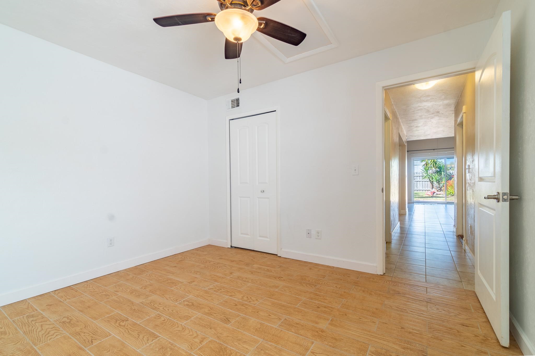 Image 13 of 55 For 4602 Sandcastle Cir