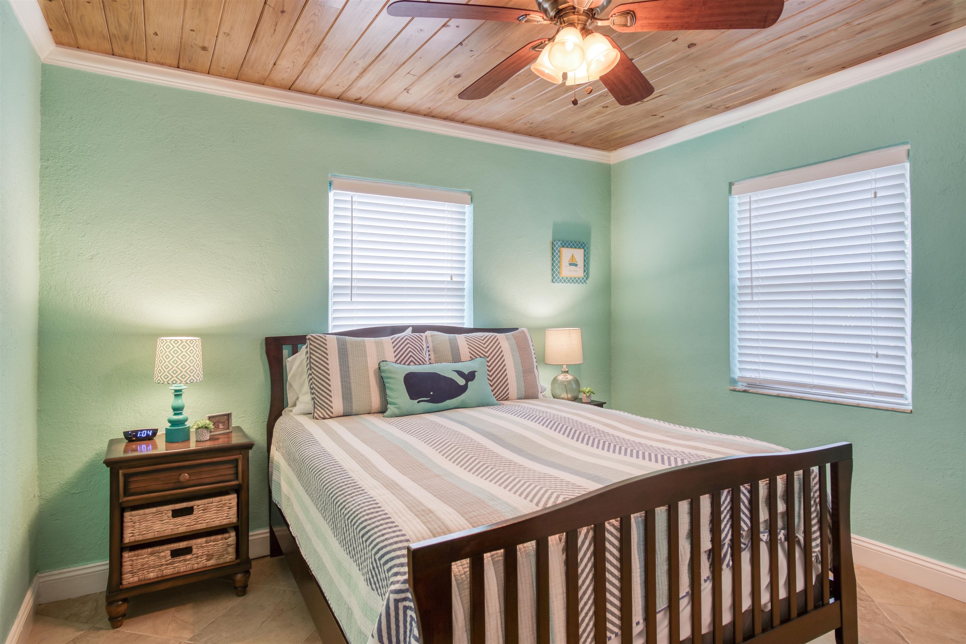 Image 21 of 29 For 5467 1st Street