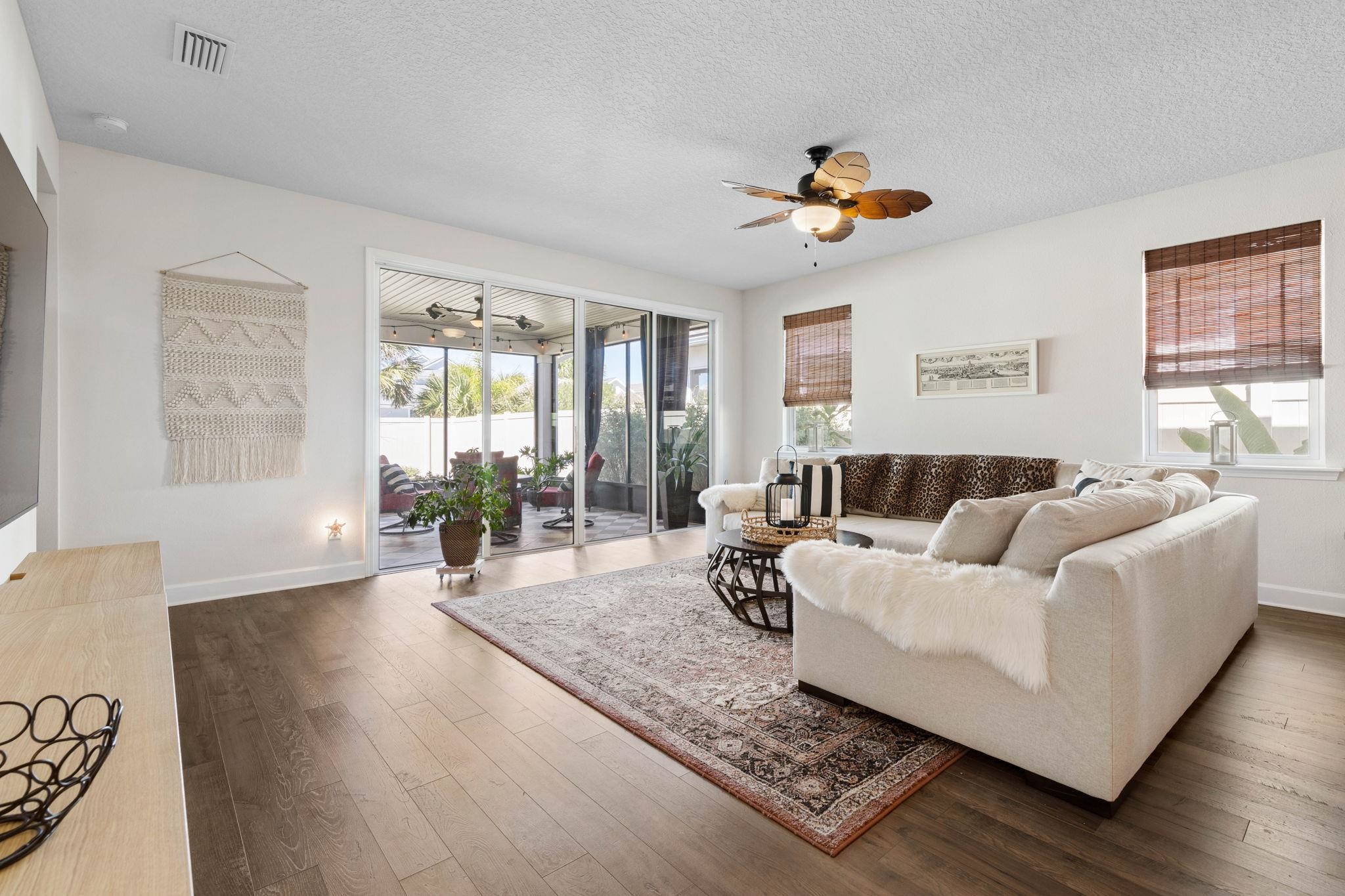 Image 13 of 95 For 56 Los Lagos Blvd