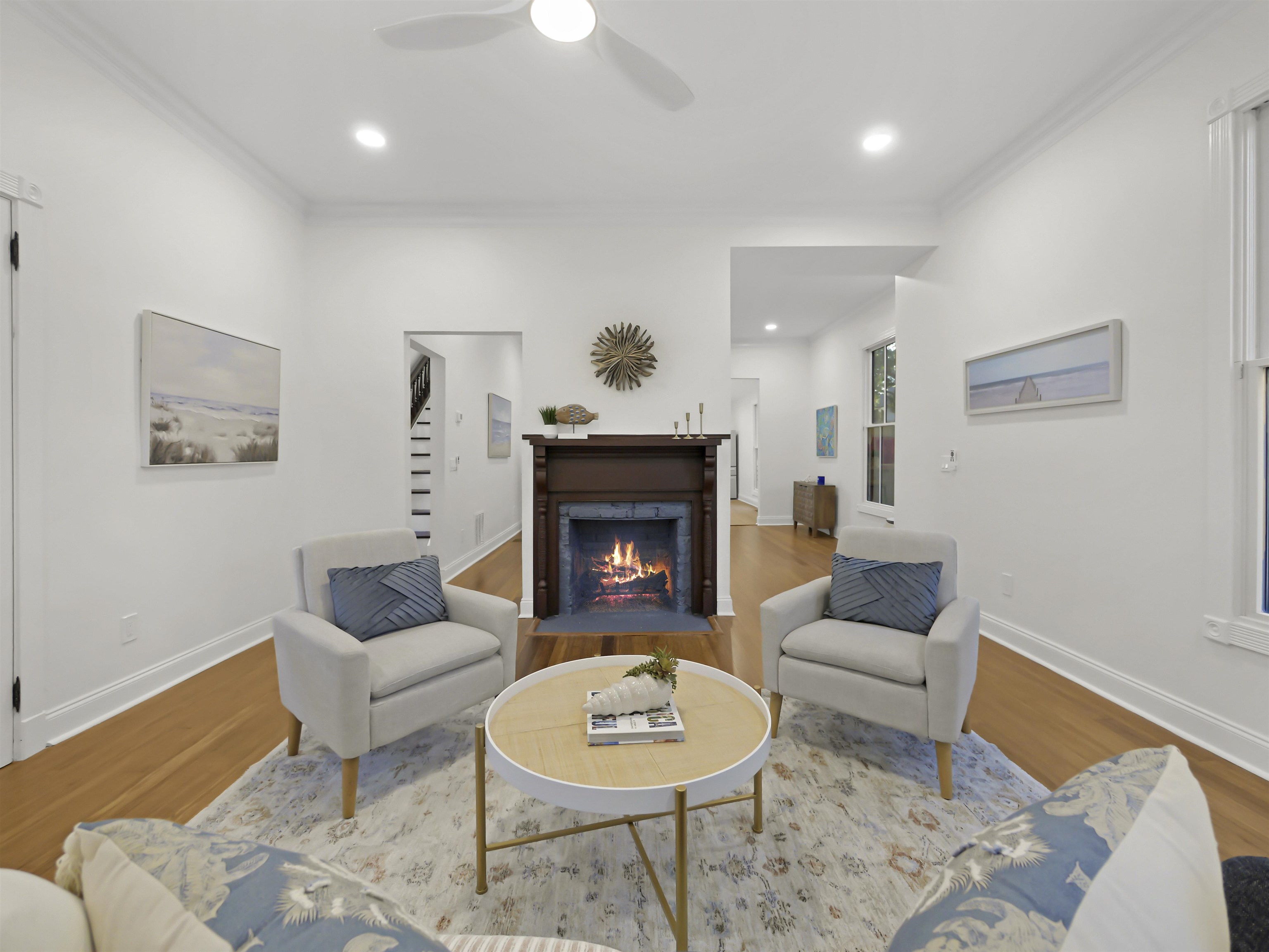 Image 2 of 44 For 158 Oneida Street