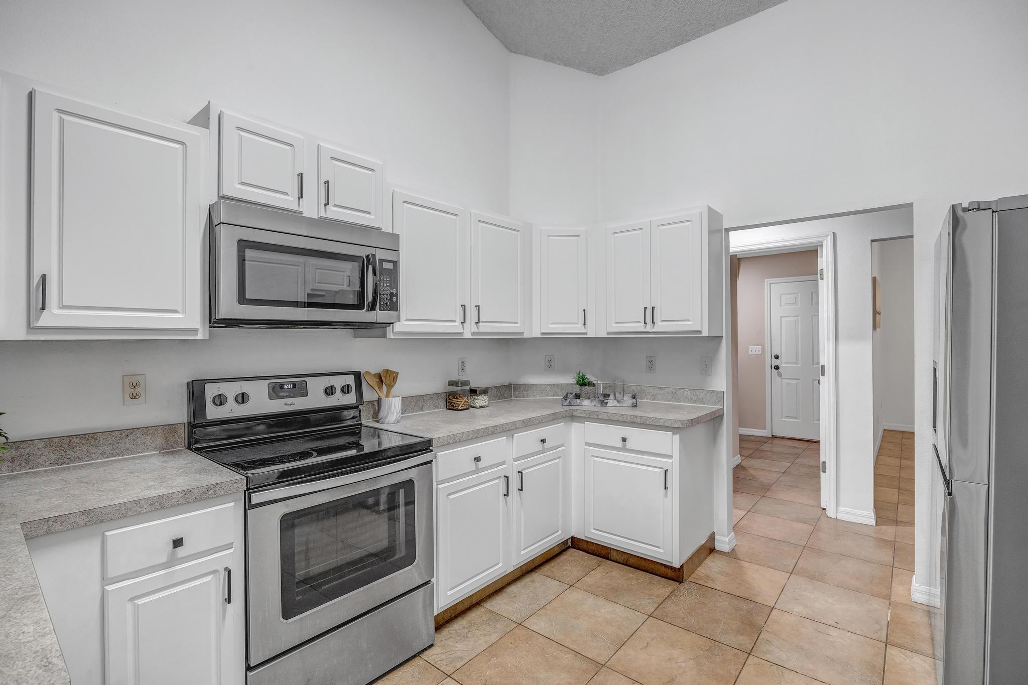 Image 10 of 28 For 98 Roxboro Dr