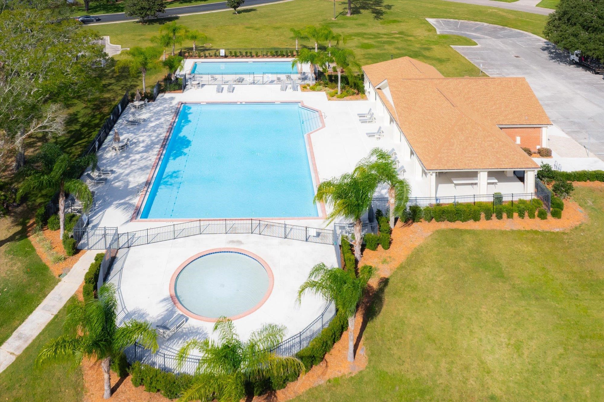 Image 49 of 52 For 2556 Country Club Blvd