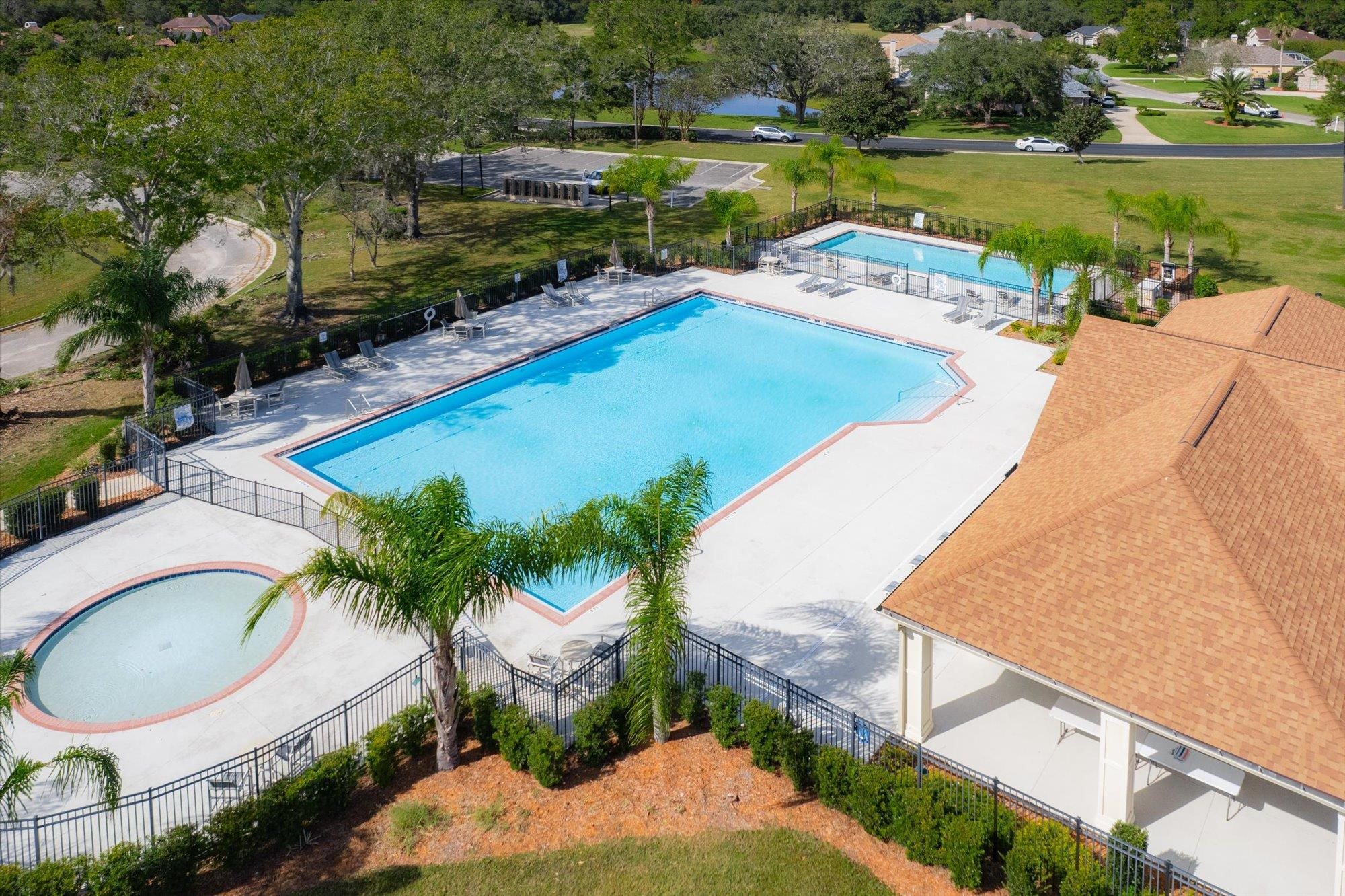 Image 50 of 52 For 2556 Country Club Blvd