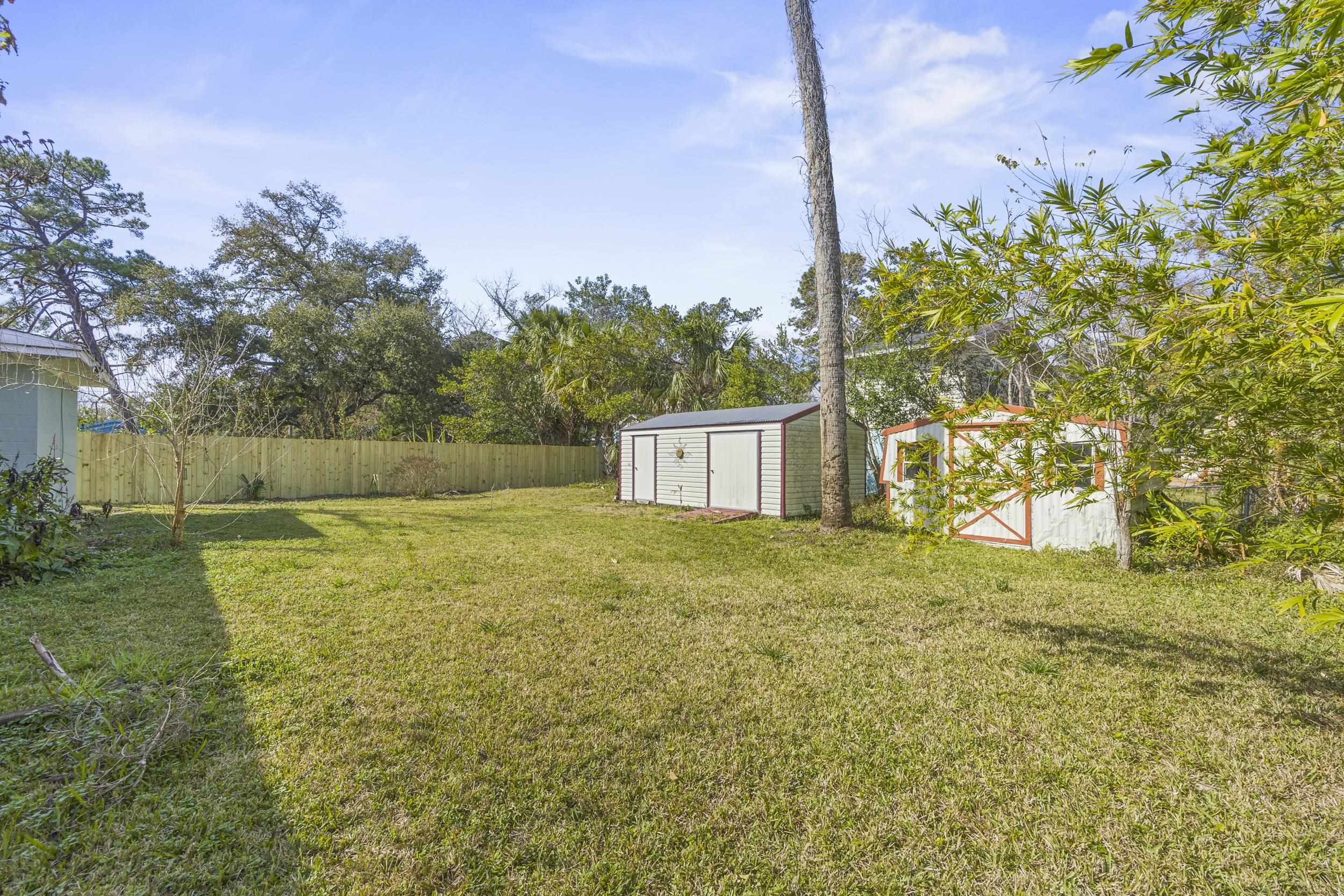 Image 22 of 36 For 244 Ravenswood Dr