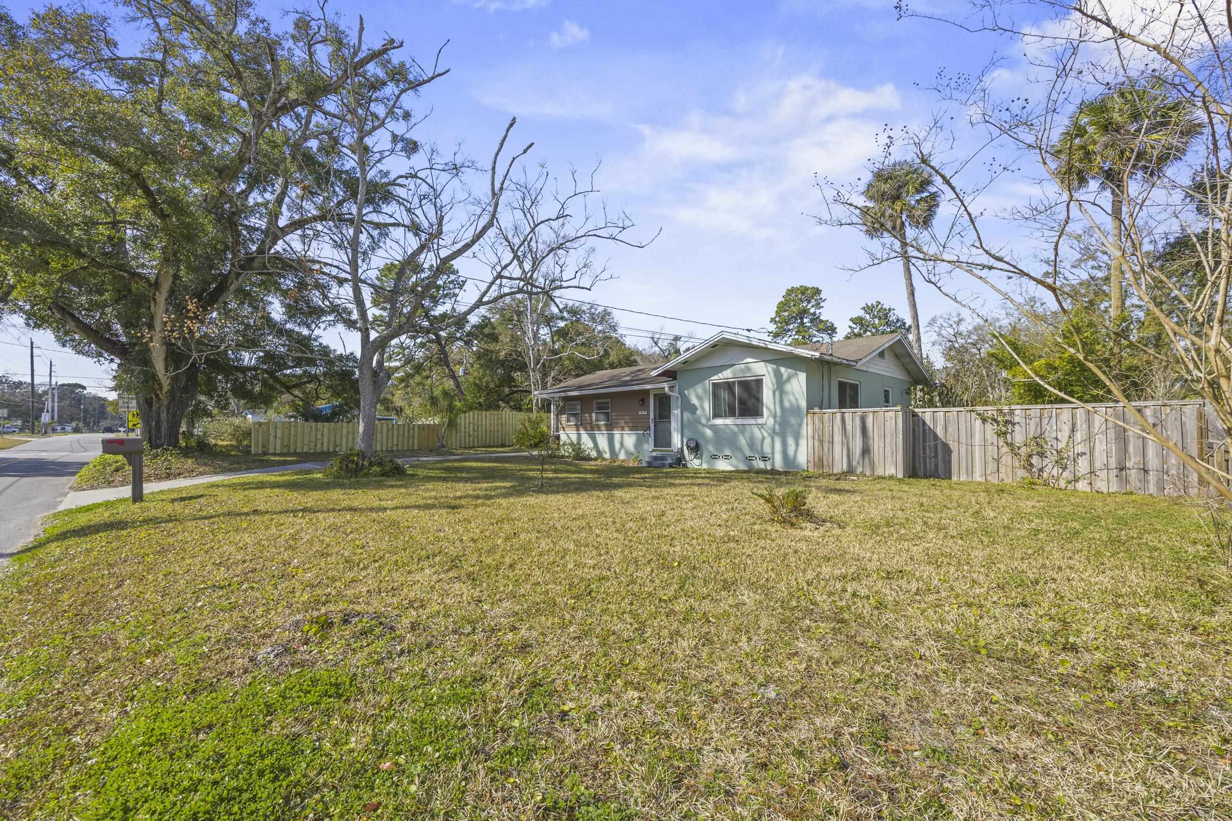 Image 27 of 36 For 244 Ravenswood Dr