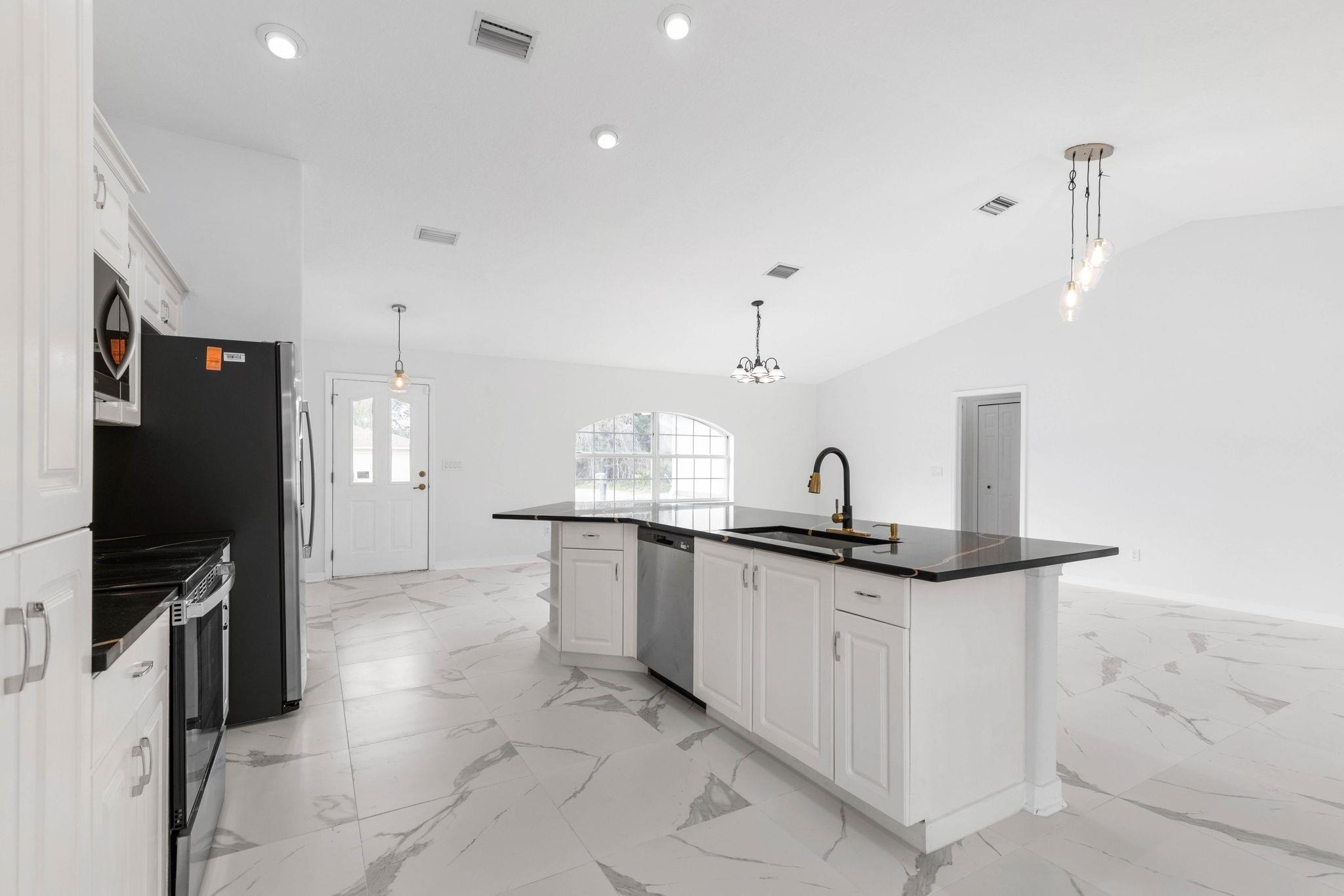 Image 18 of 58 For 12 Patuxent Pl